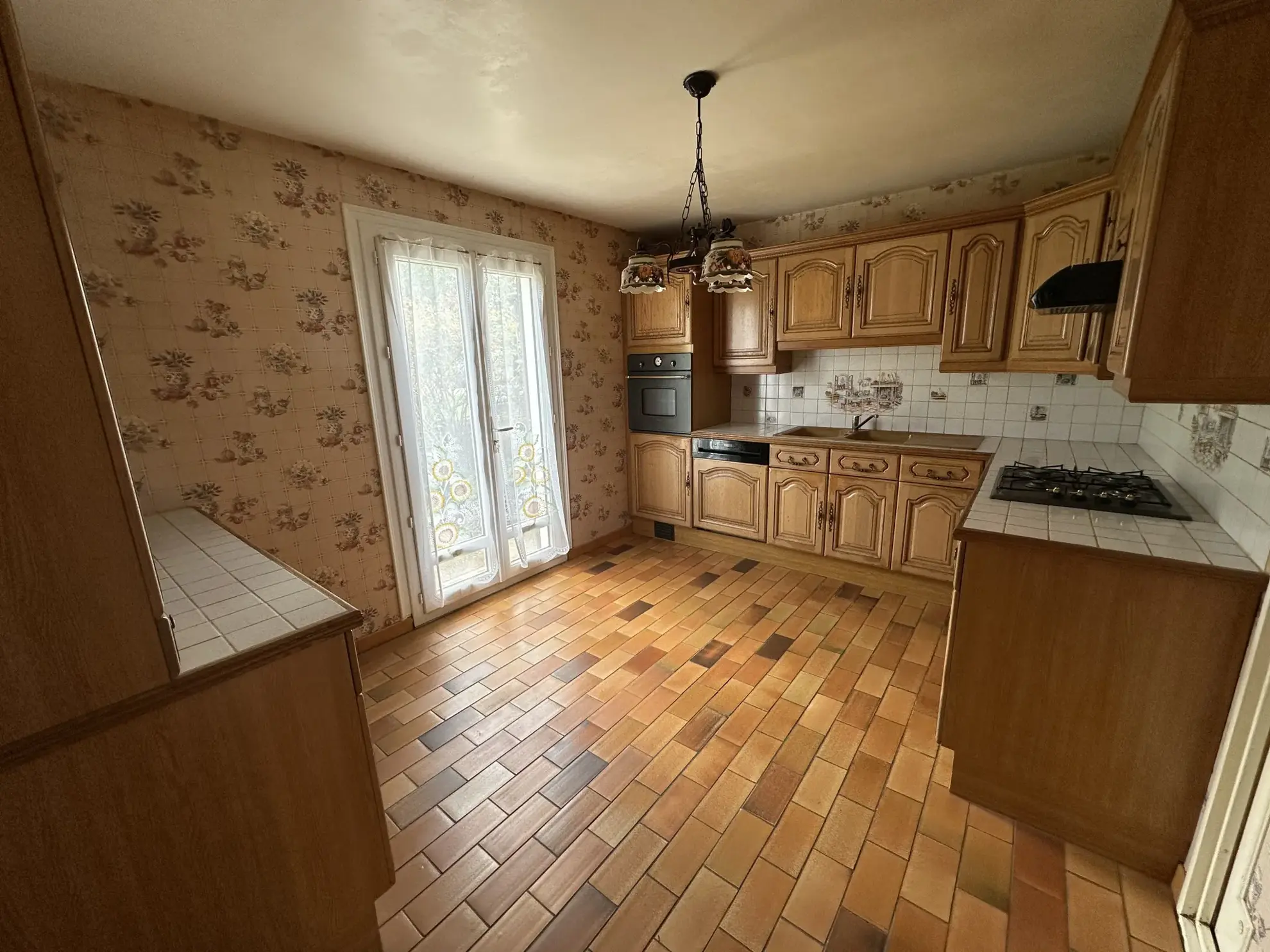 Maison à Bourgtheroulde avec 3 chambres, jardin clos et garage - Excellente localisation 