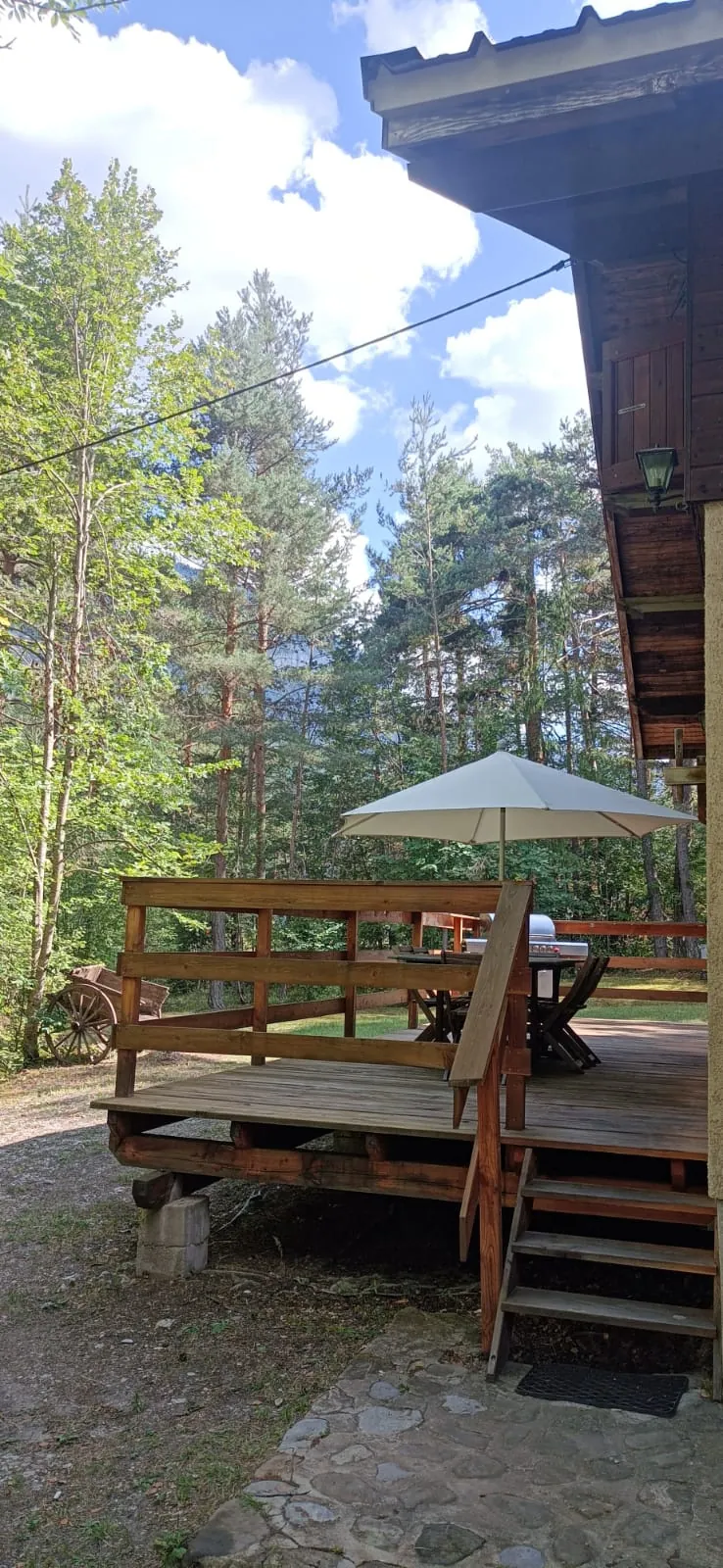 Maison rénovée avec jardin et garage à Beauvezer, proche stations de ski et parc nature 