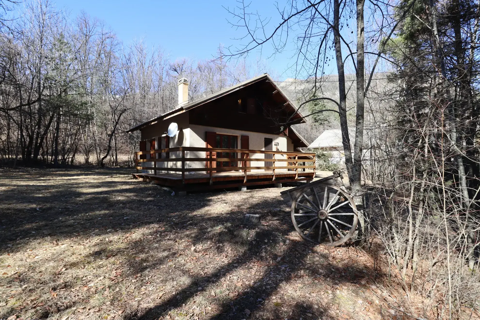 Maison rénovée avec jardin et garage à Beauvezer, proche stations de ski et parc nature 