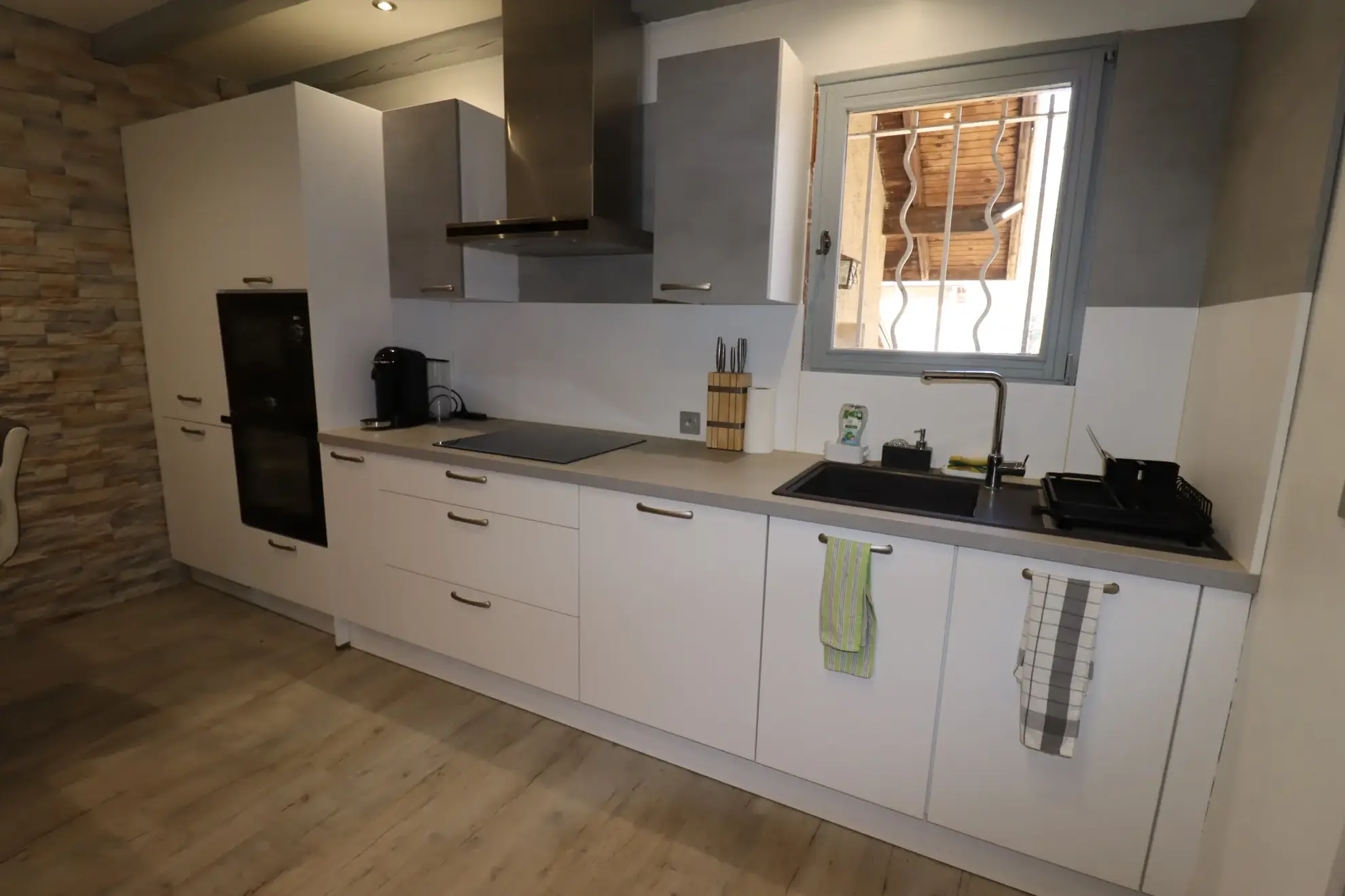 Maison rénovée avec jardin et garage à Beauvezer, proche stations de ski et parc nature 