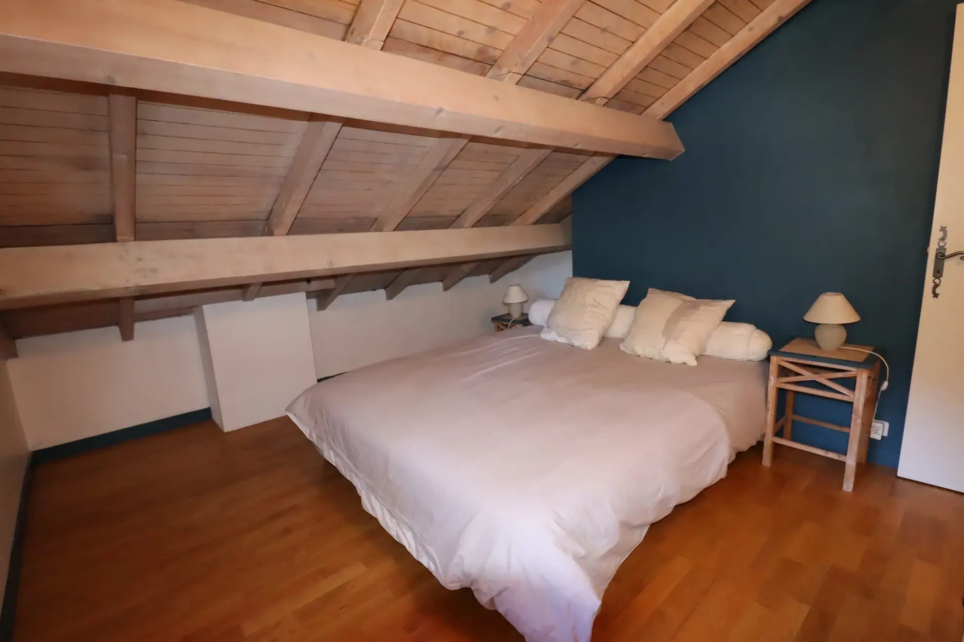 Maison rénovée avec jardin et garage à Beauvezer, proche stations de ski et parc nature 