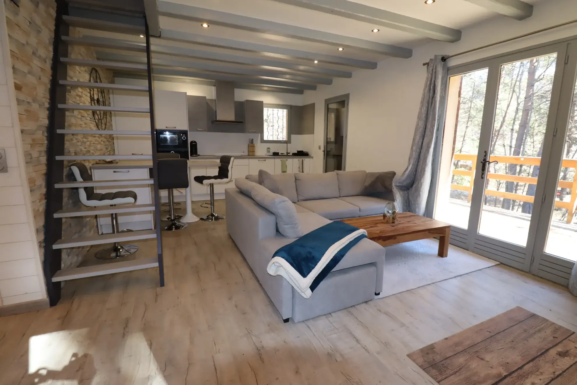 Maison rénovée avec jardin et garage à Beauvezer, proche stations de ski et parc nature 