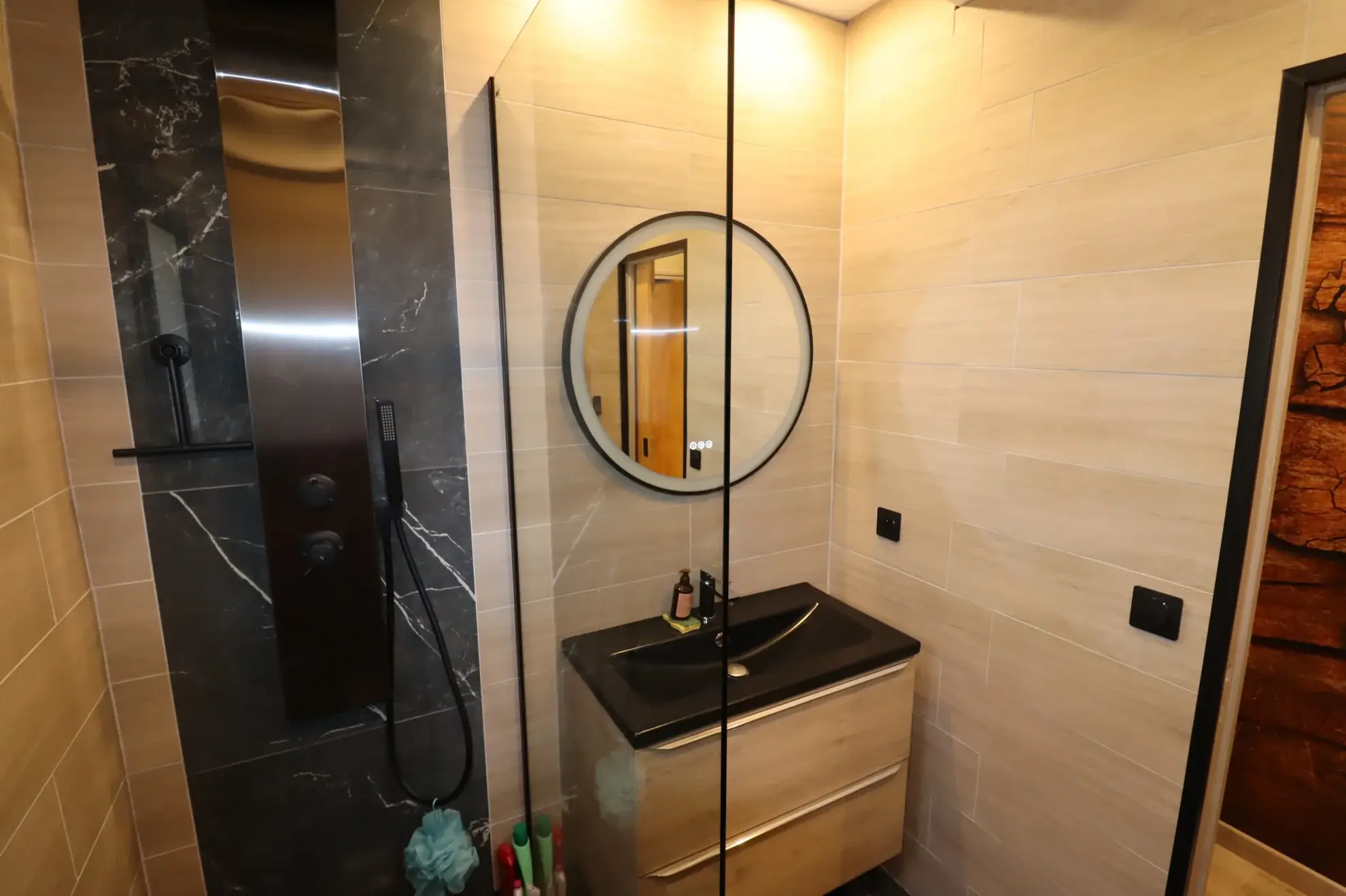 Maison rénovée avec jardin et garage à Beauvezer, proche stations de ski et parc nature 