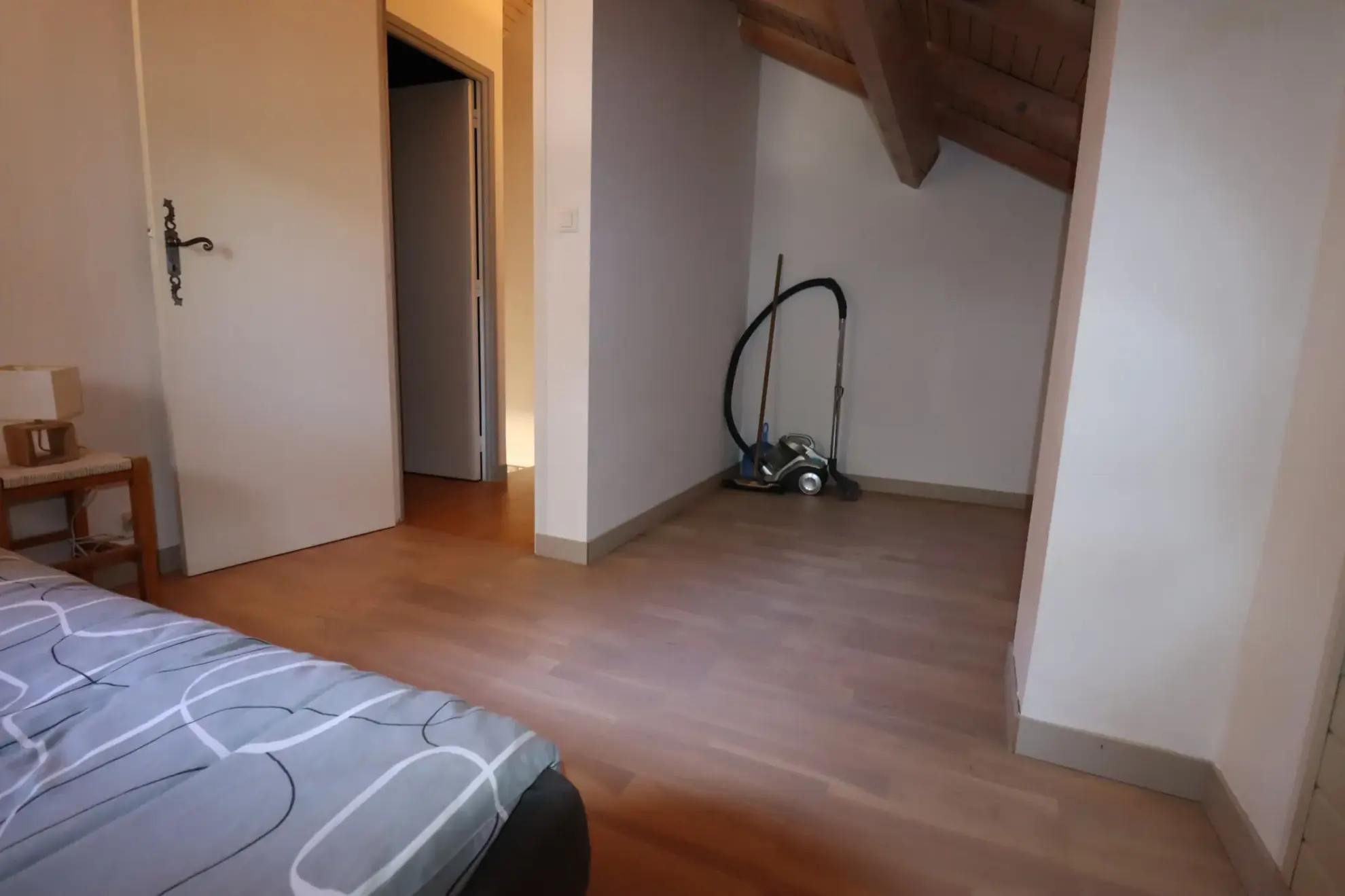 Maison rénovée avec jardin et garage à Beauvezer, proche stations de ski et parc nature 