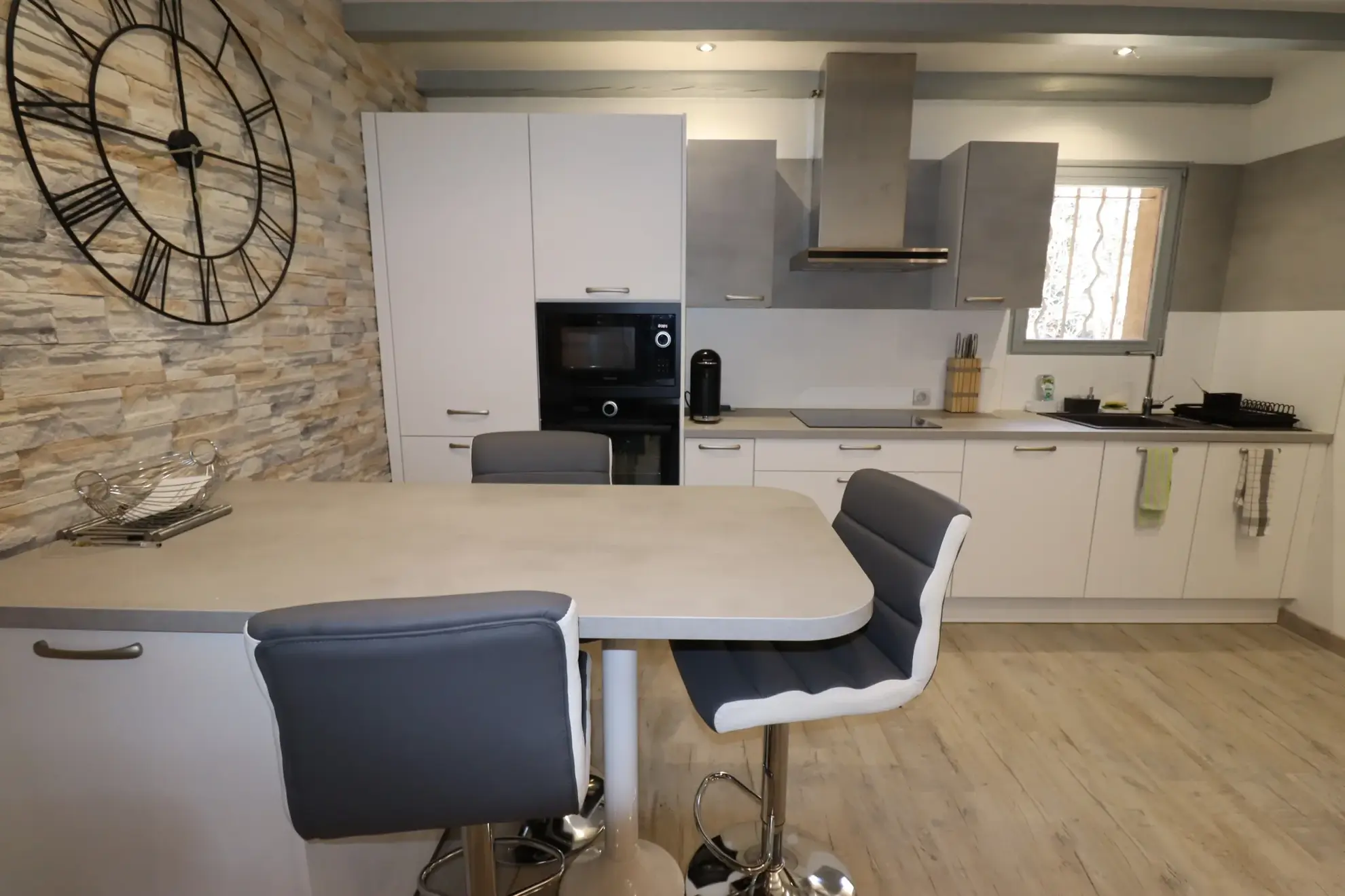 Maison rénovée avec jardin et garage à Beauvezer, proche stations de ski et parc nature 