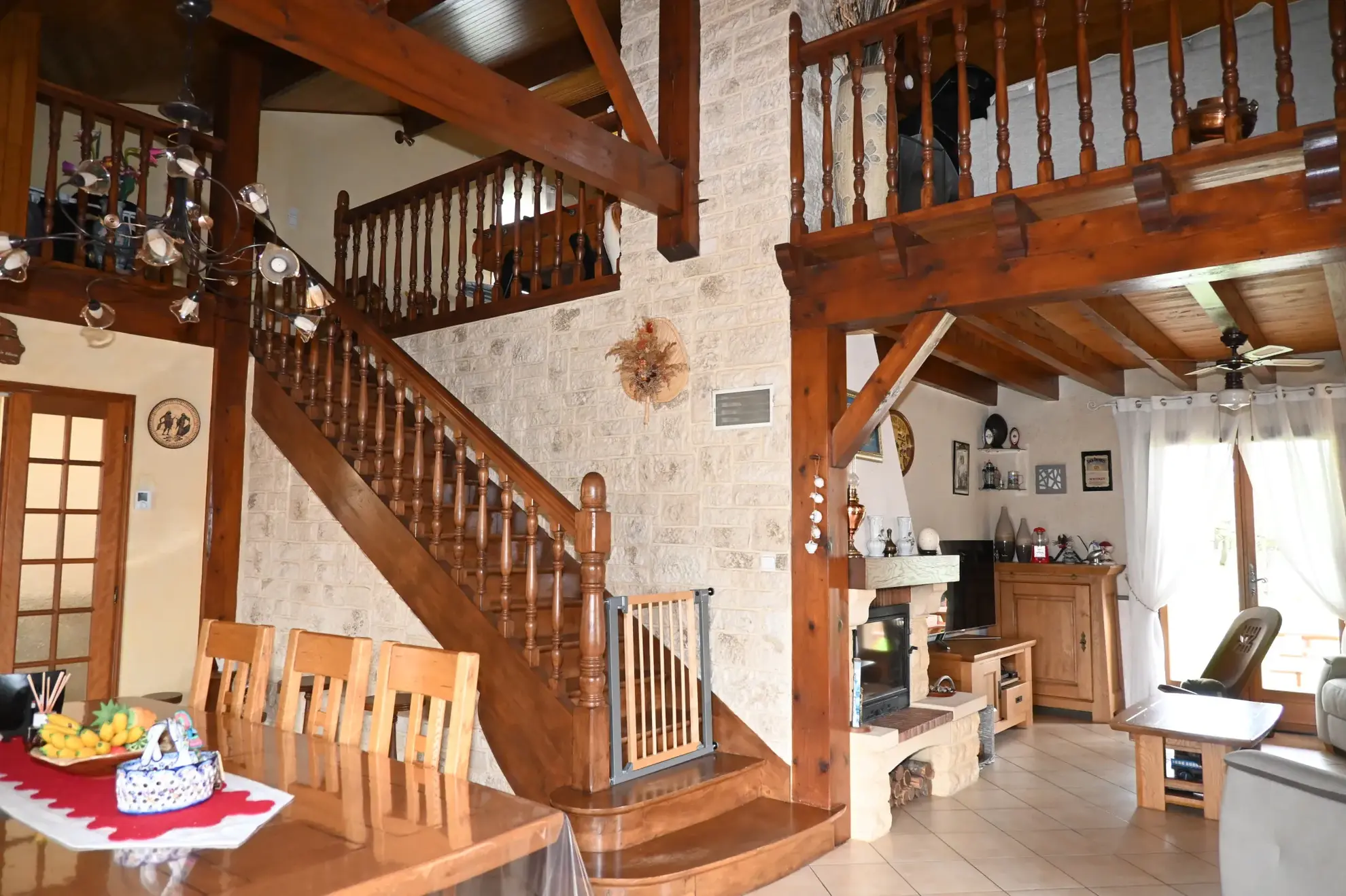 Maison avec vue dégagée et prestations modernes à Seyches (47350) 