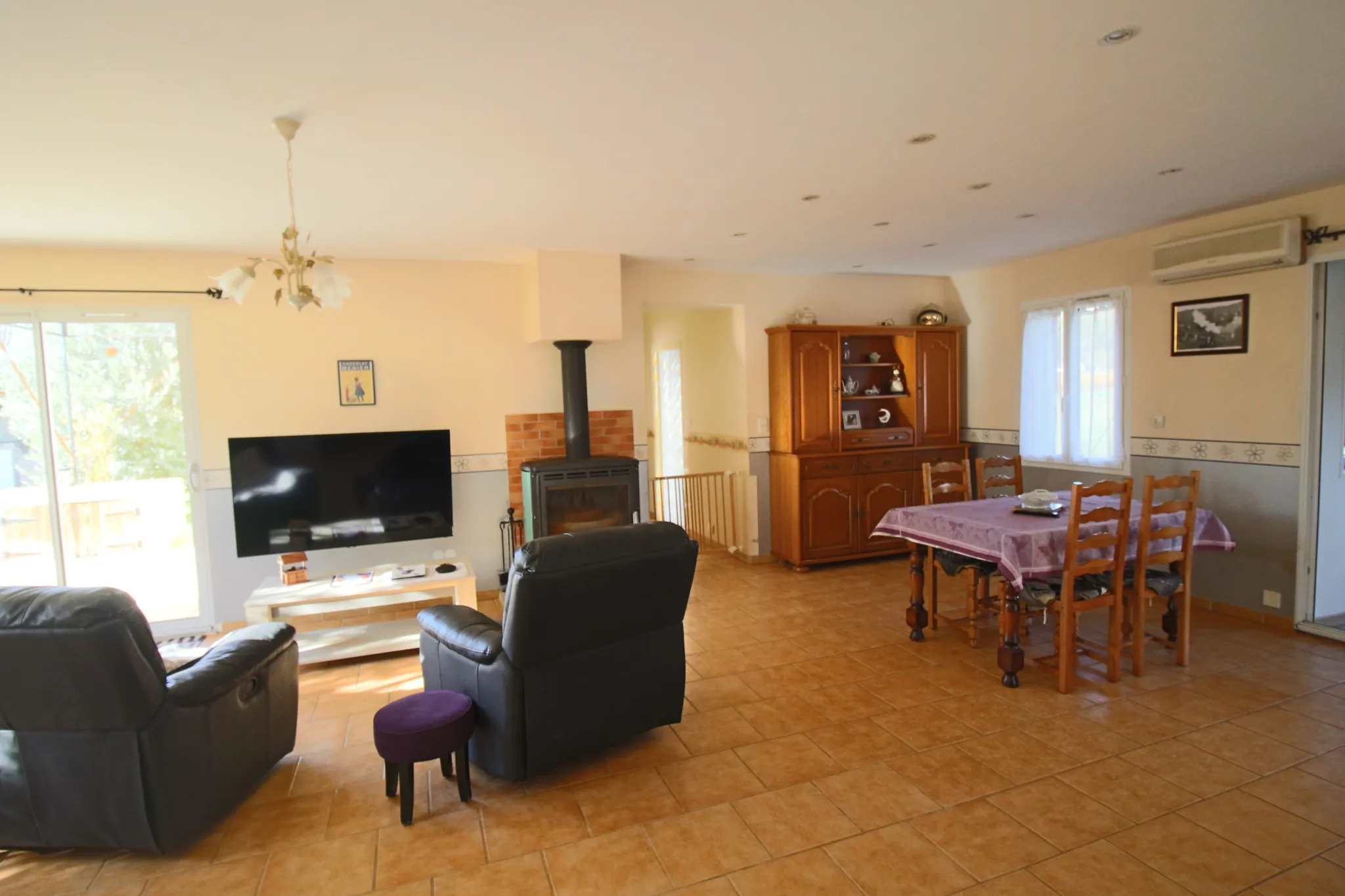 Belle maison avec piscine chauffée à Puy l'Évêque - 147 m² 