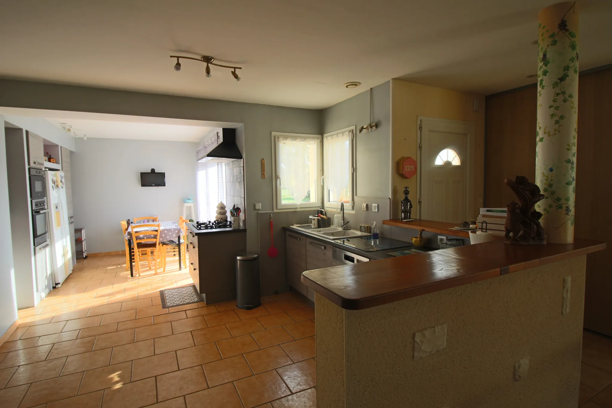 Belle maison avec piscine chauffée à Puy l'Évêque - 147 m² 