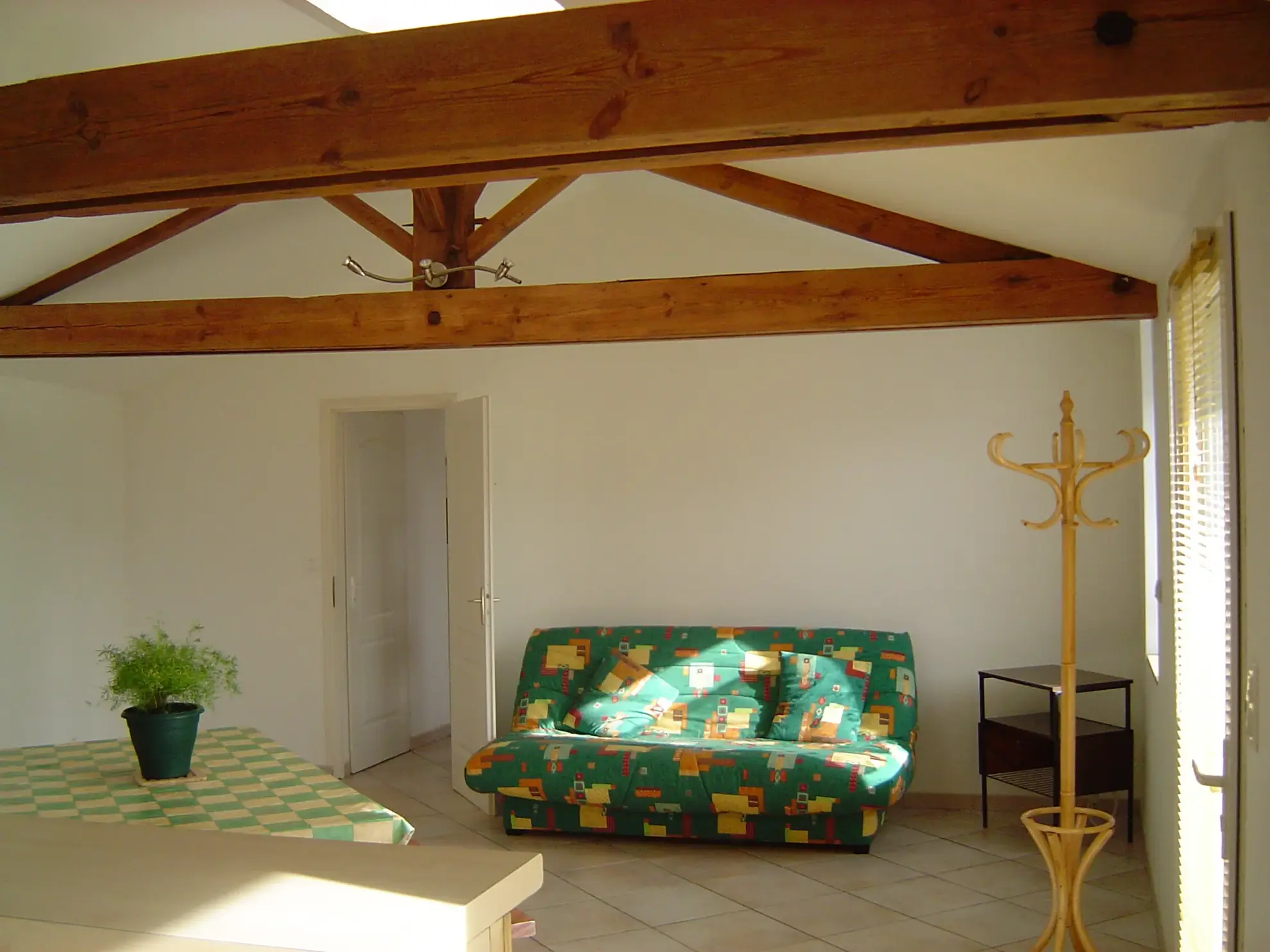 Belle maison avec sous-sol et gîte à Sainte-Hermine, 1568 m² de terrain 