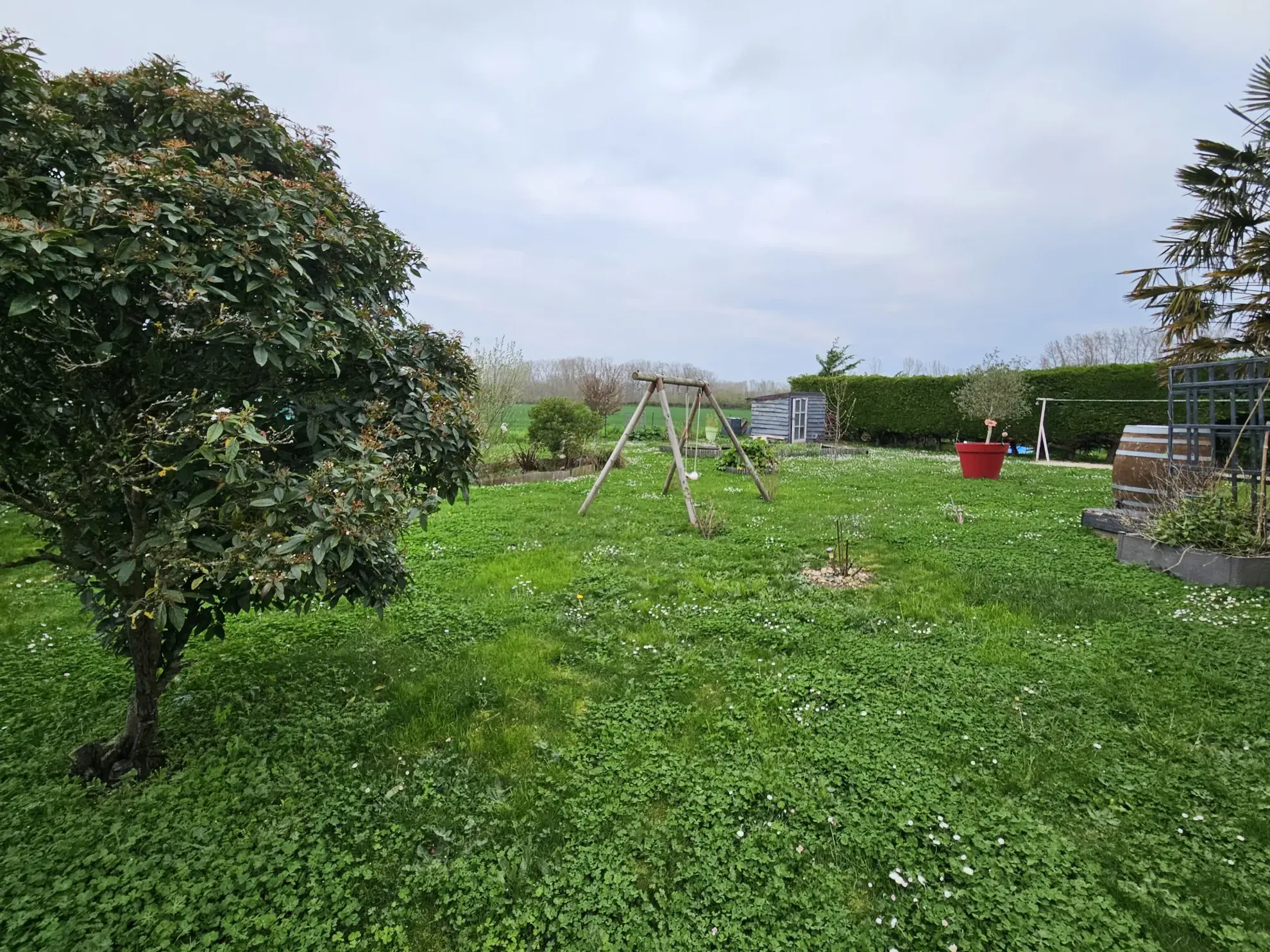 Maison de plain-pied avec 3 chambres, garage et jardin clos à Le Vanneau Irleau 
