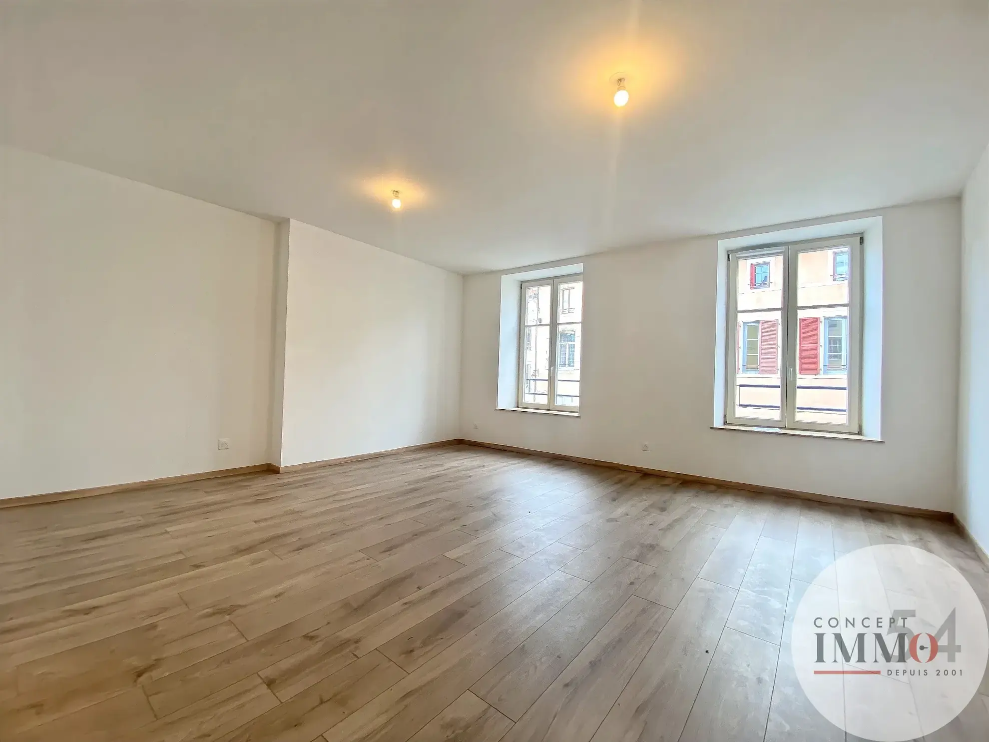 Maison de ville rénovée avec terrasses et garage à Toul - Centre-ville 