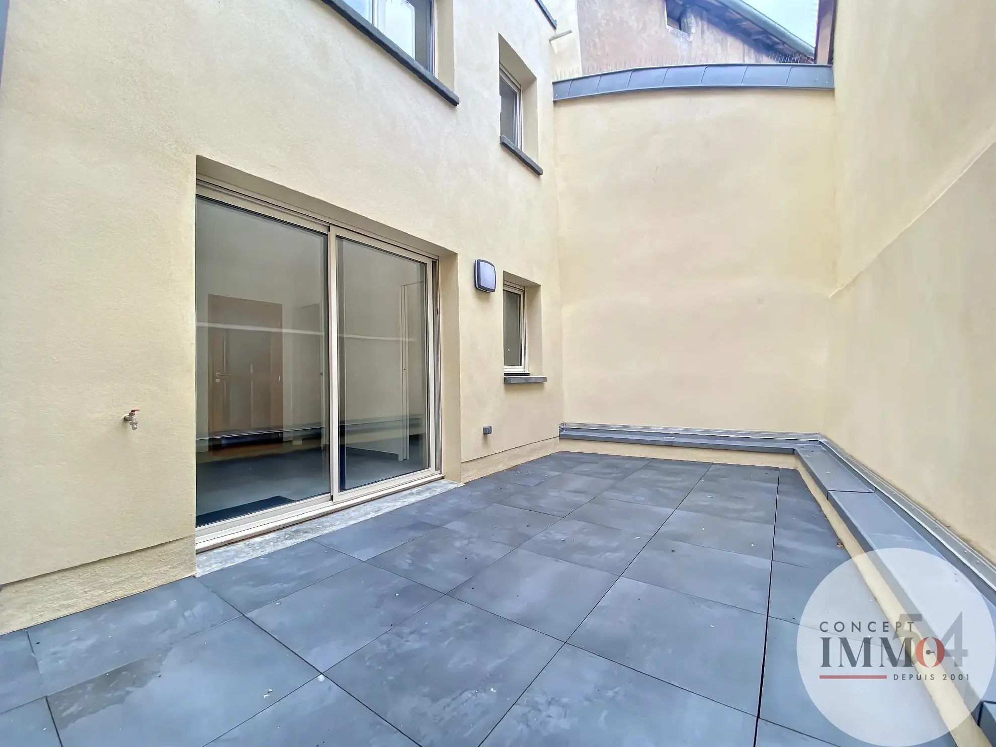 Maison de ville rénovée avec terrasses et garage à Toul - Centre-ville 