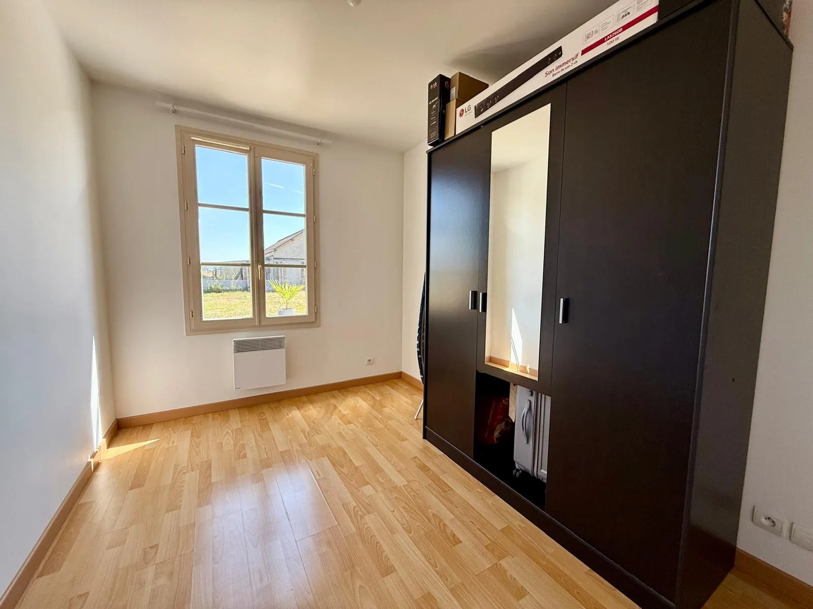 Maison de plain-pied lumineuse de 80 m² avec garage et terrain de 747 m² à Les Grandes Chappelles 