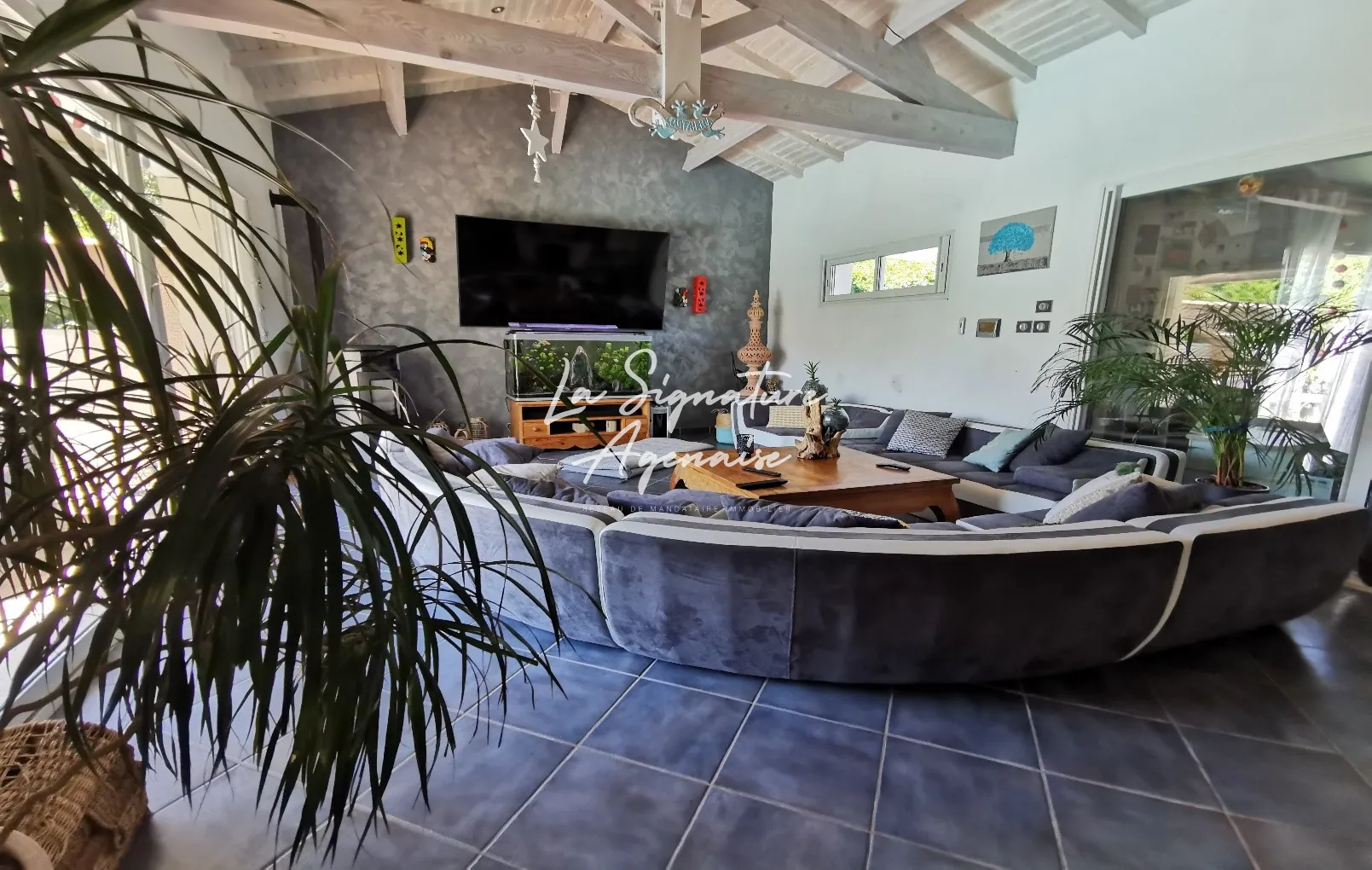 Maison avec dépendance et piscine de 152 m² à Le Passage 