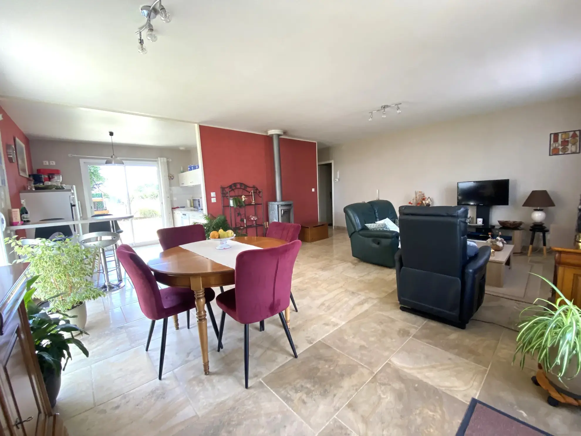 Maison moderne de 85 m² à Saint-Santin-Cantales – Belle opportunité à ne pas manquer 