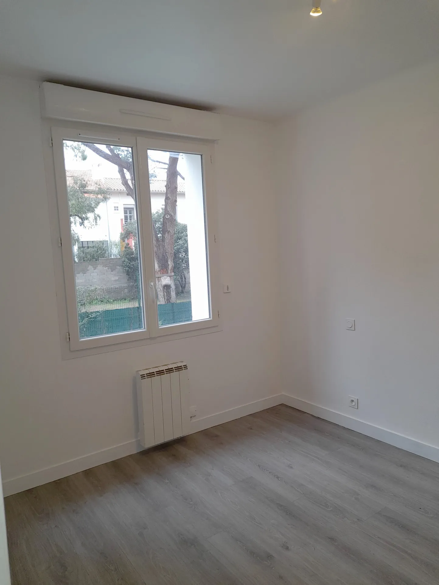 Appartement T2 rénové avec parking privé à Perpignan 