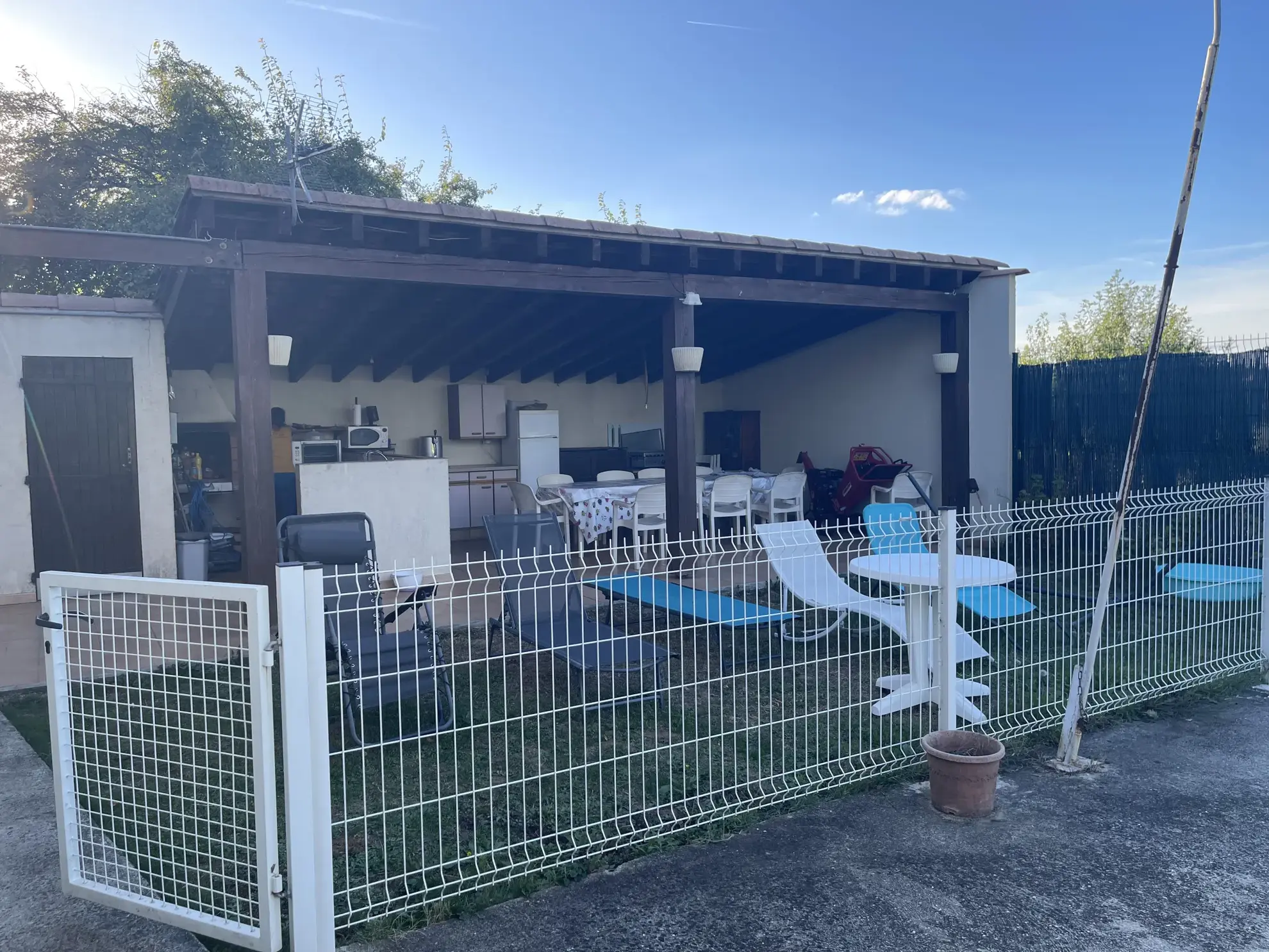 Magnifique maison de 174 m² avec piscine, pool house et grand terrain à Gaja et Villedieu 