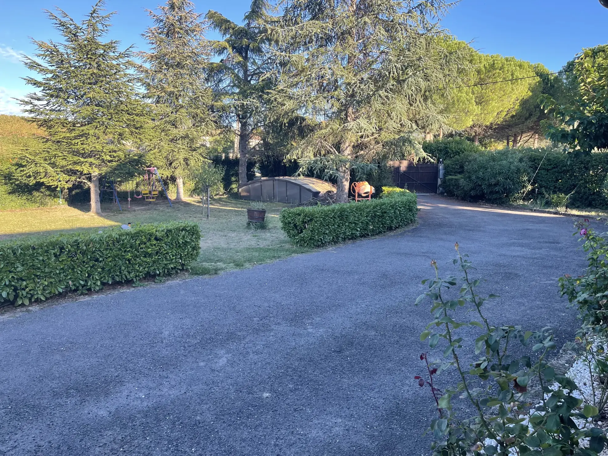 Magnifique maison de 174 m² avec piscine, pool house et grand terrain à Gaja et Villedieu 