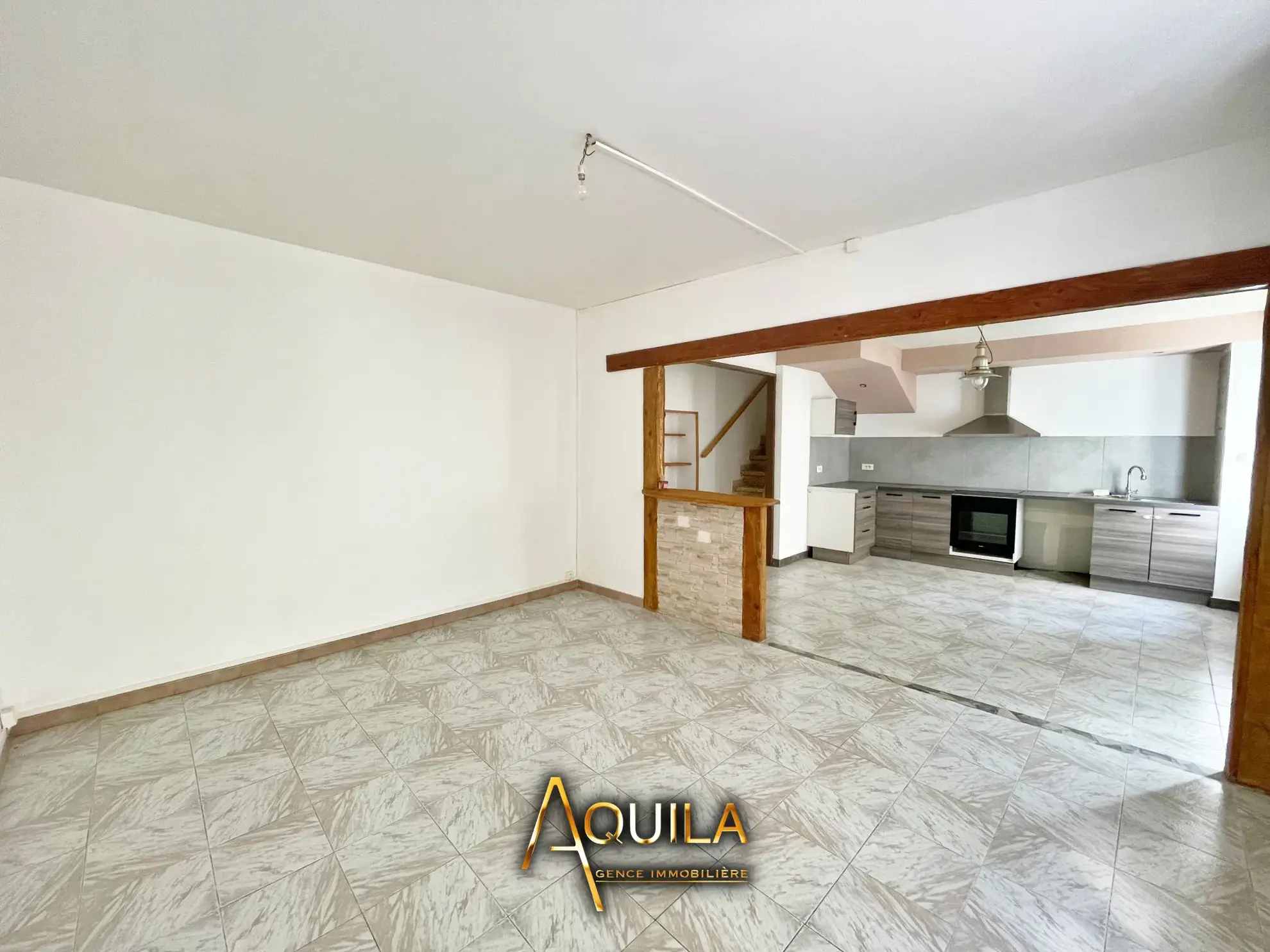 Maison de village à Béziers avec 3 chambres et forte rentabilité 