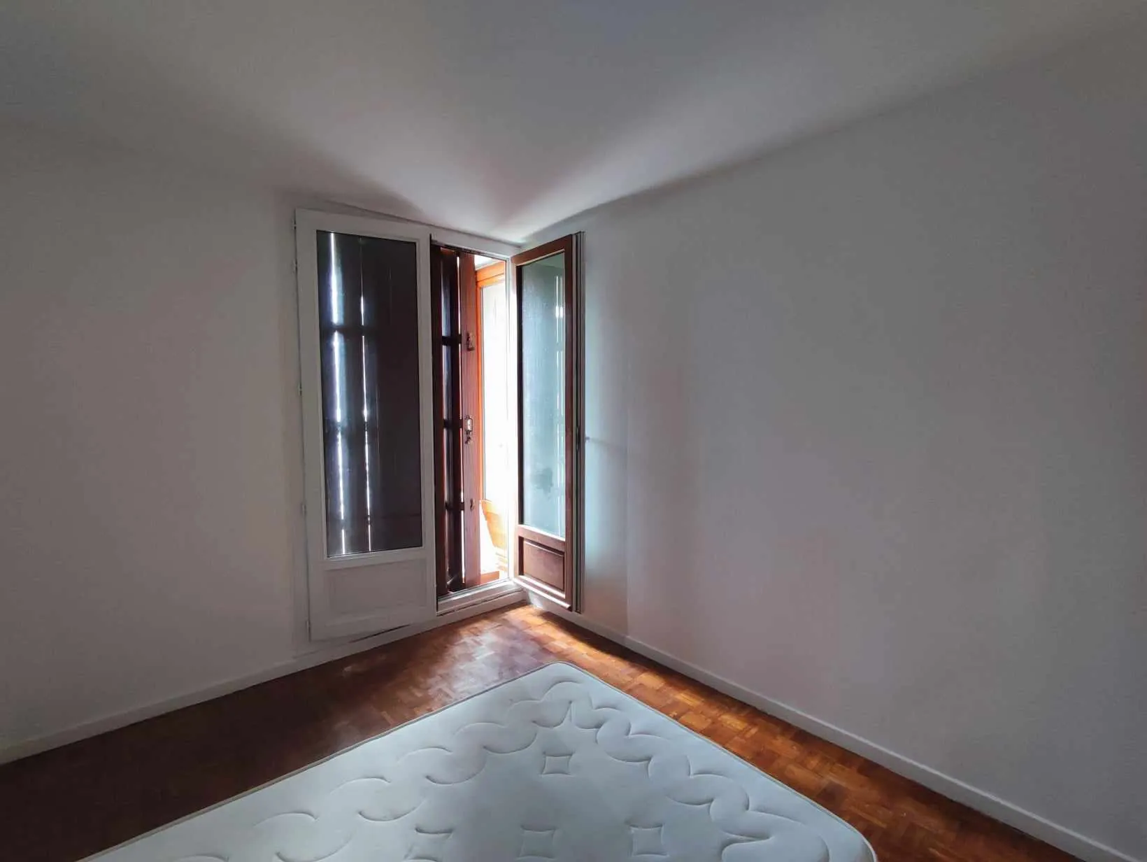 Appartement 2 chambres à Nevers avec balcon, cave et stationnement 