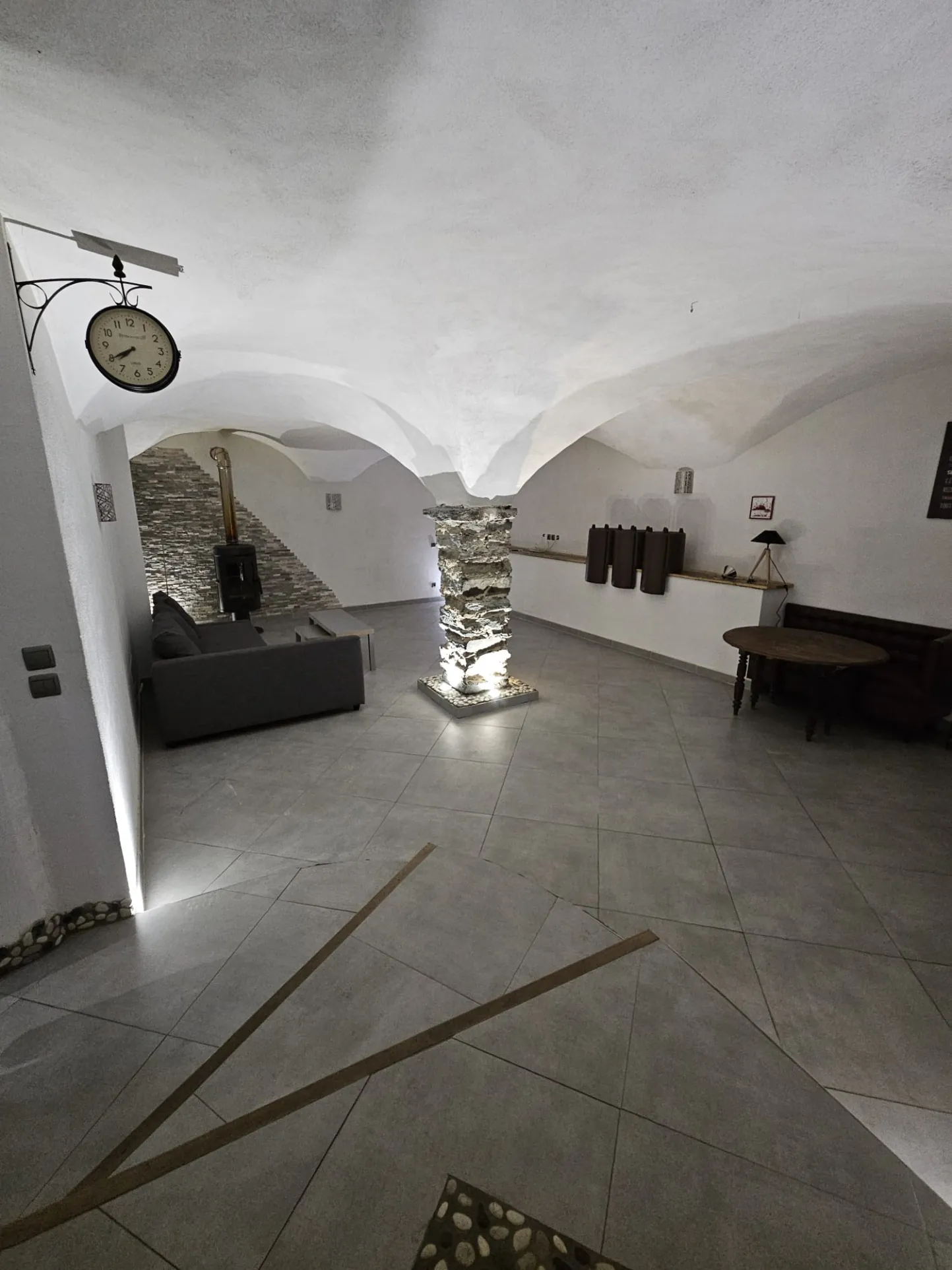 Appartement spacieux avec terrasse à Tende, village paisible en vente 