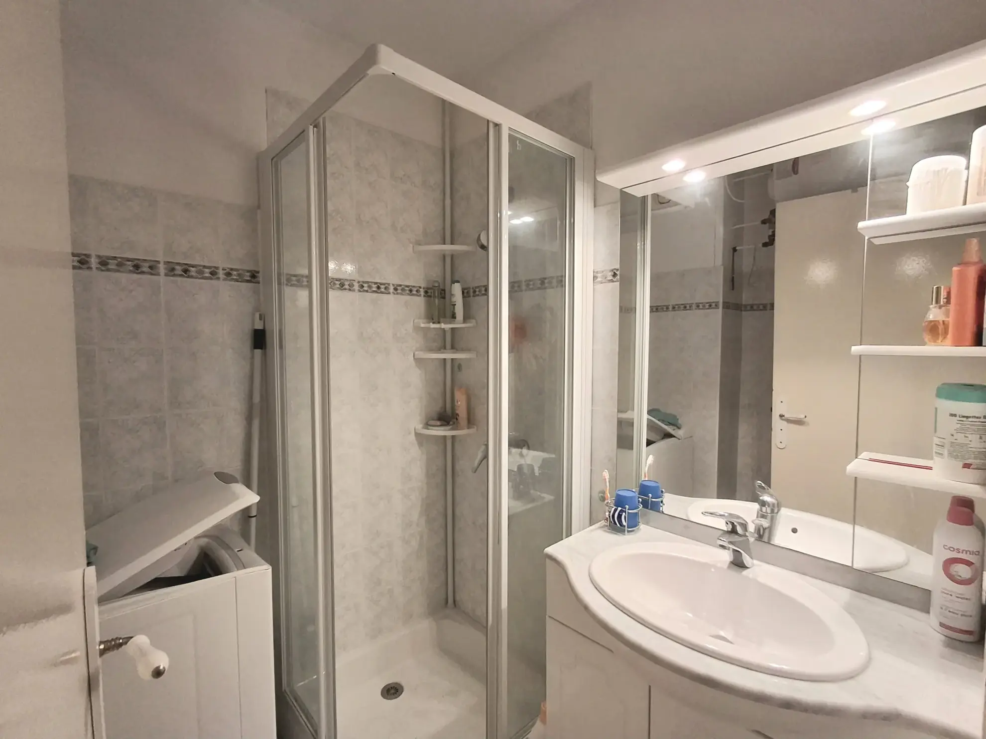 Studio en rez-de-jardin à Saint Cyr sur Mer avec parking privé - Idéal Investissement ou Pied-à-terre 