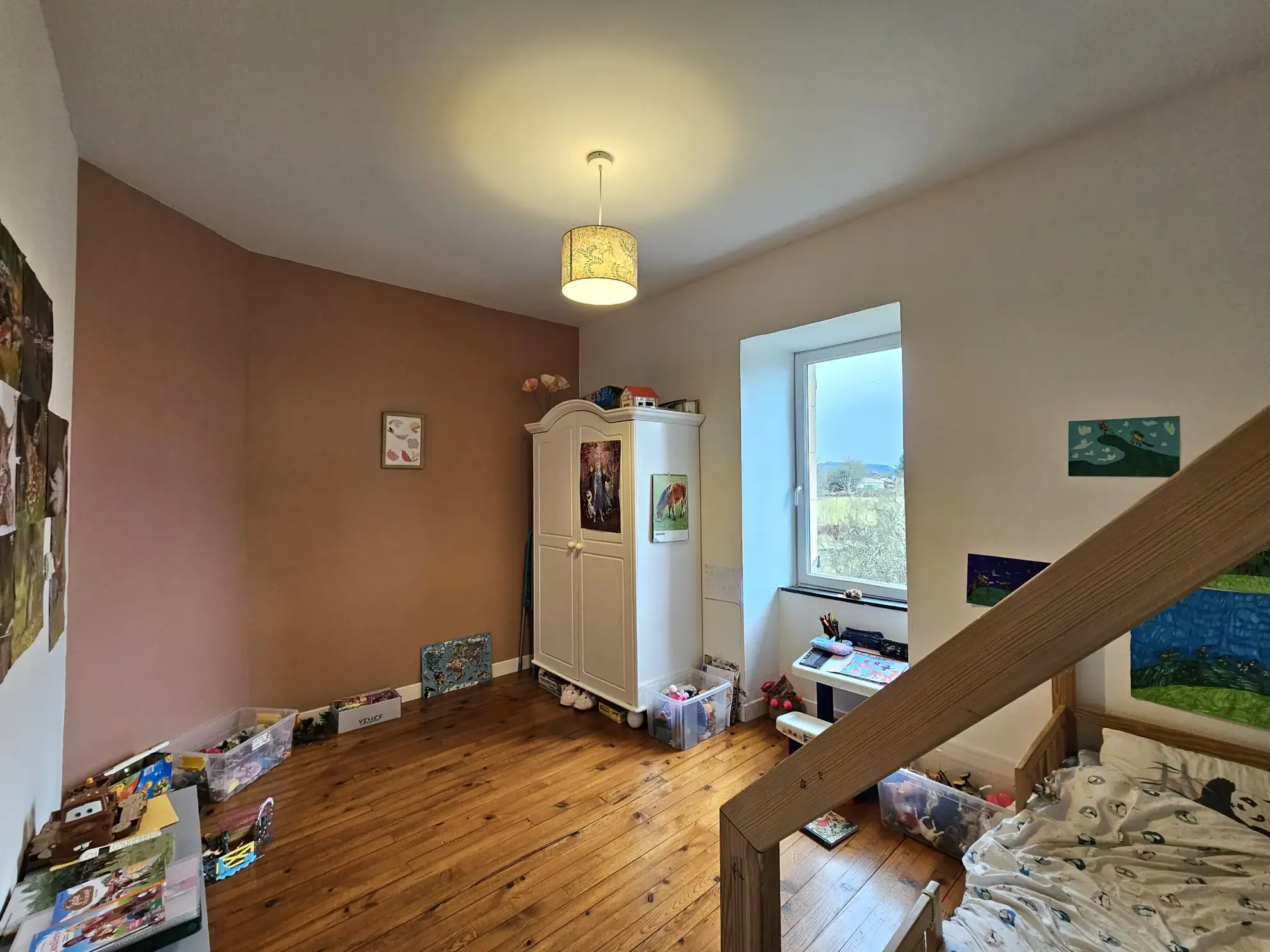 Belle maison 3 chambres avec terrasse, grange et terrain dans les Combrailles 