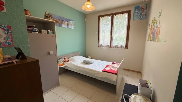 Pavillon familial avec sous-sol total et jardin à Cambronne-lès-Clermont 