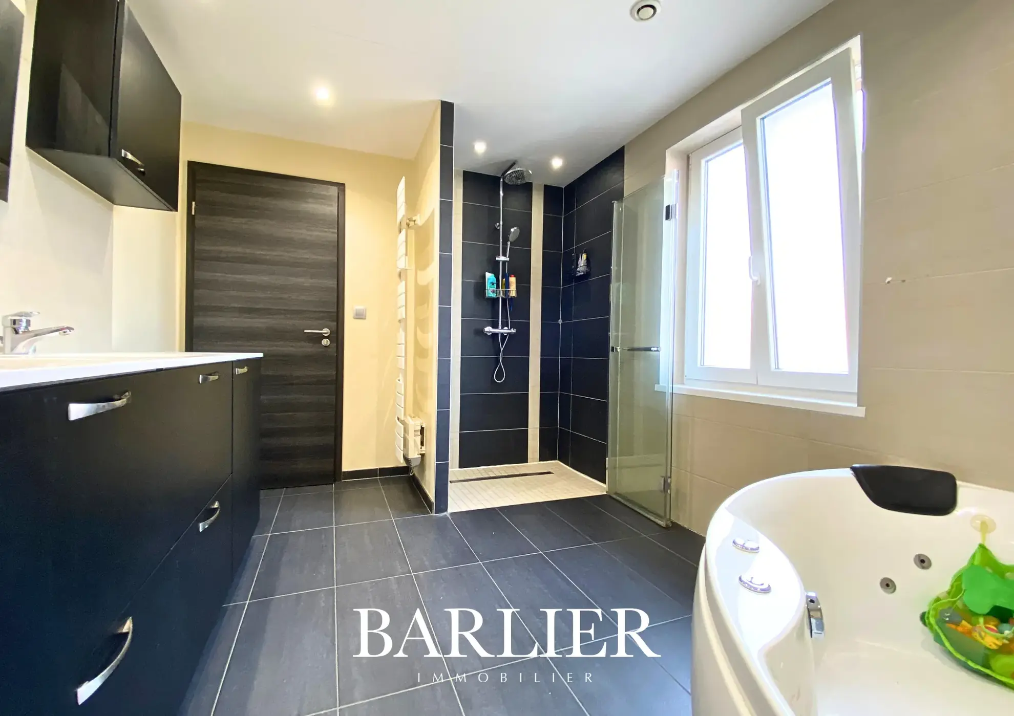 Appartement duplex 4 pièces avec garage à Ittenheim, bonne isolation et faibles charges 