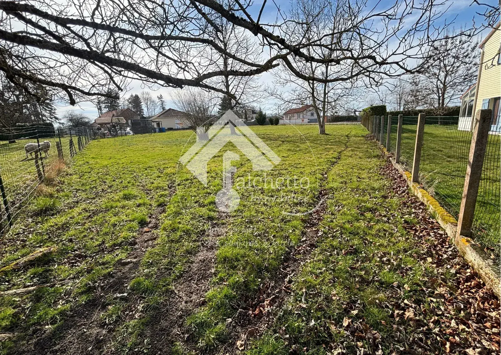 Terrain à bâtir de 1055 m² à Mons avec vue dégagée et possibilité de division 