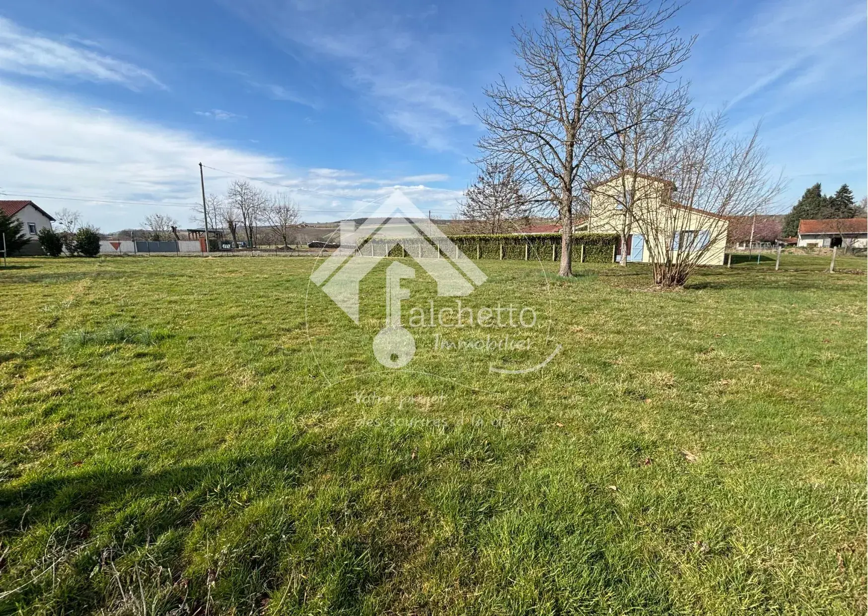 Terrain à bâtir de 1055 m² à Mons avec vue dégagée et possibilité de division