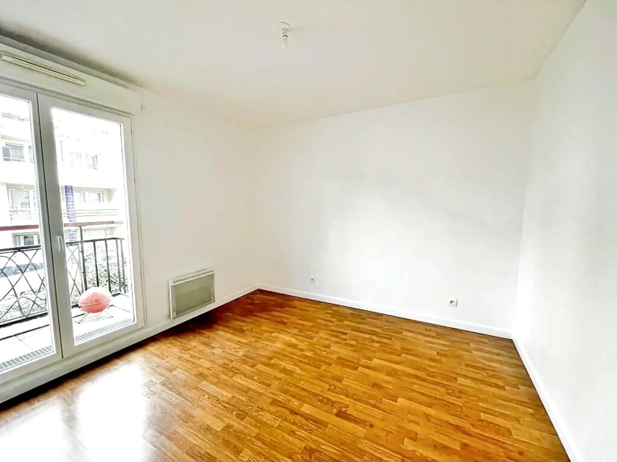 Appartement 2 pièces lumineux avec balcon et parking à Chatenay Malabry 