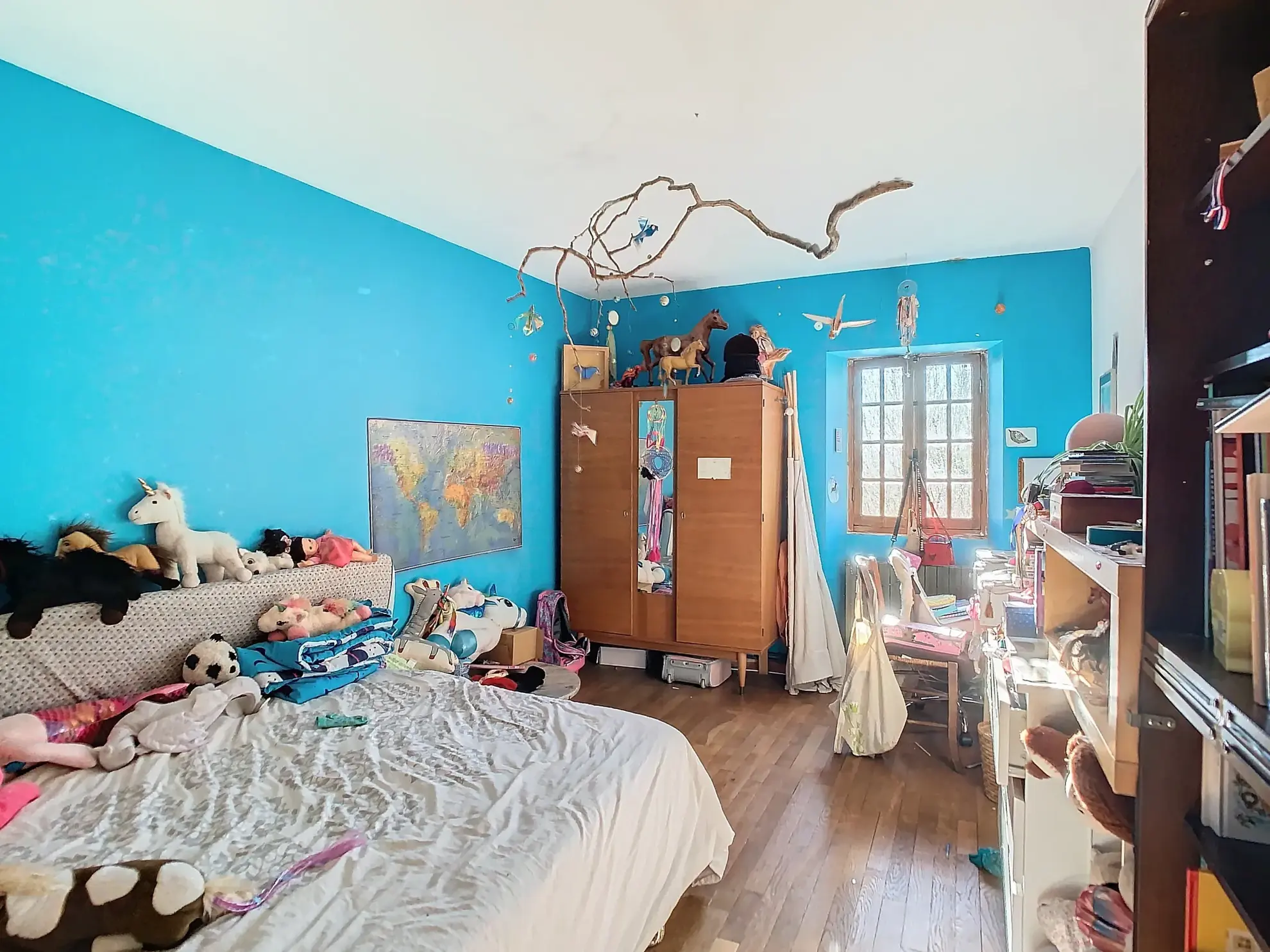 Maison en pierre à vendre avec terrain et grandes granges en Creuse 