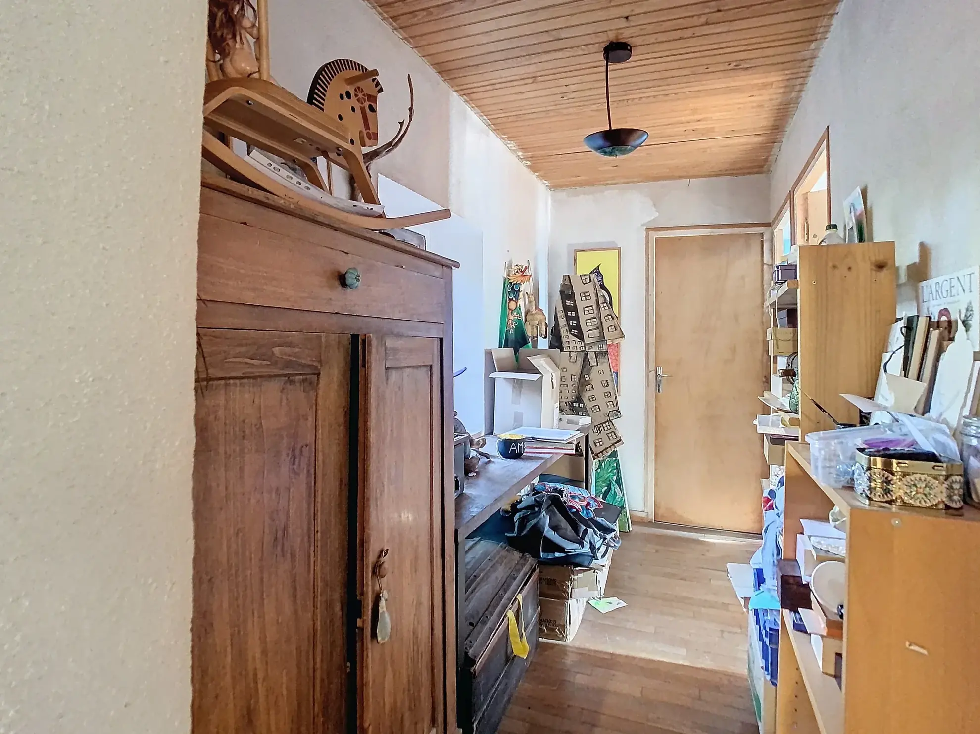 Maison en pierre à vendre avec terrain et grandes granges en Creuse 