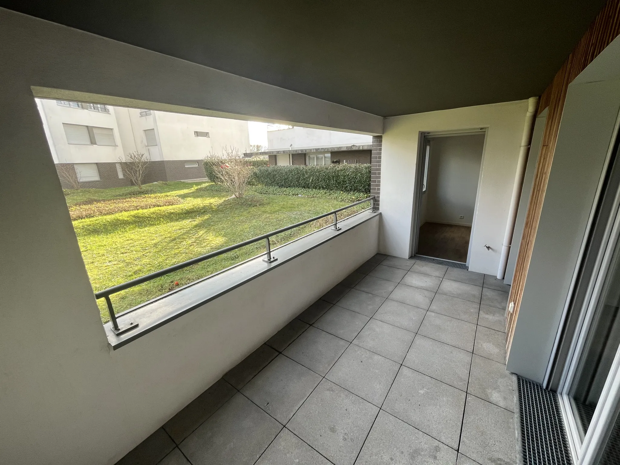 Bel appartement 3 pièces de 64 m² à Chelles avec terrasse et parking 