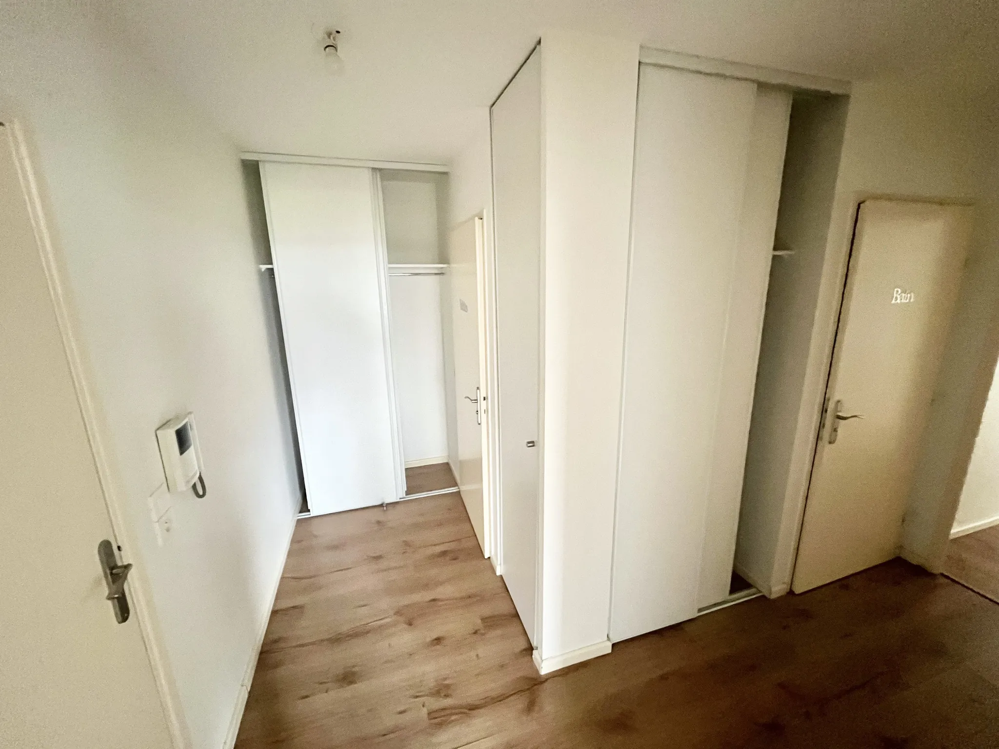 Bel appartement 3 pièces de 64 m² à Chelles avec terrasse et parking 