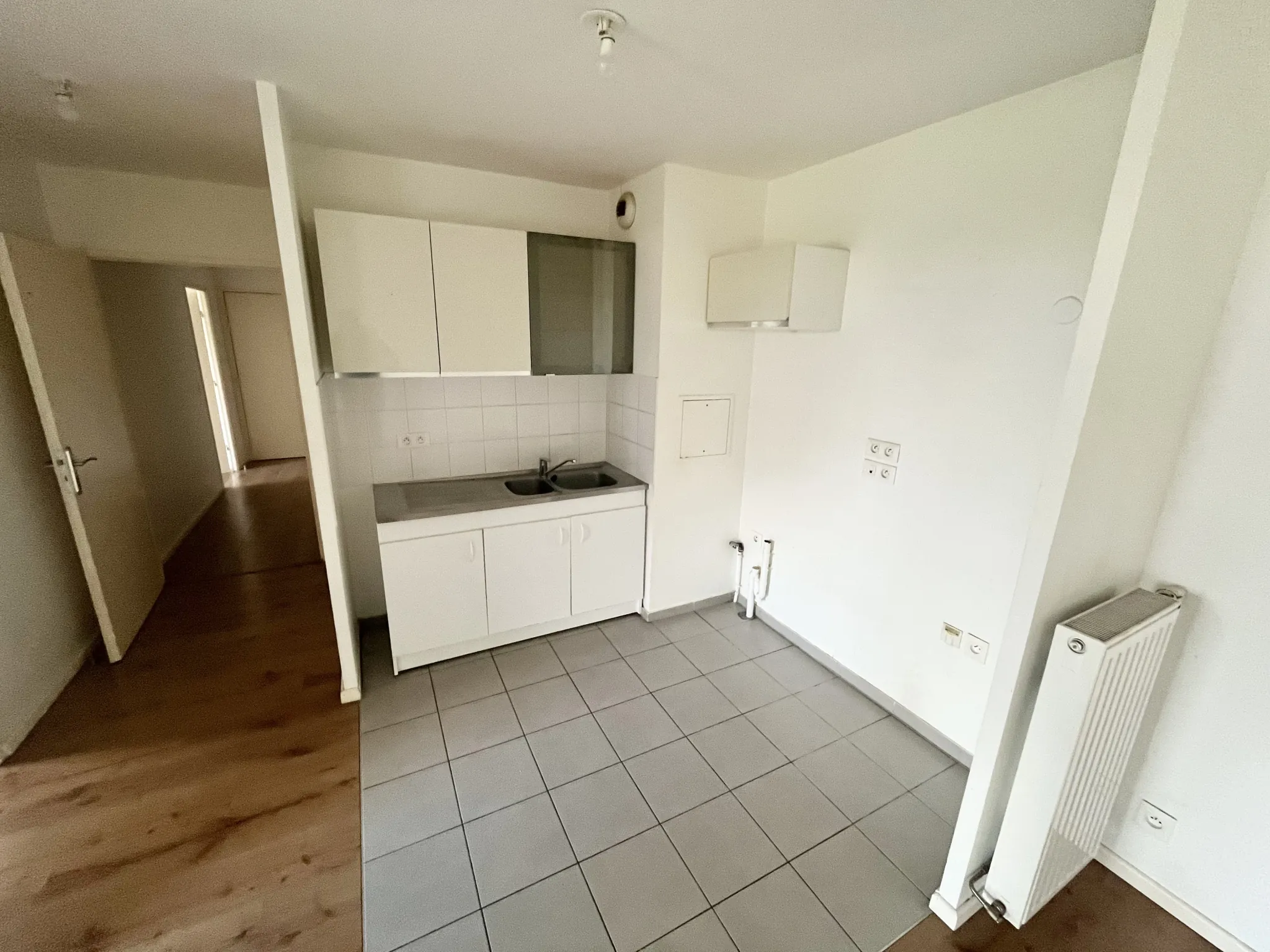Bel appartement 3 pièces de 64 m² à Chelles avec terrasse et parking 