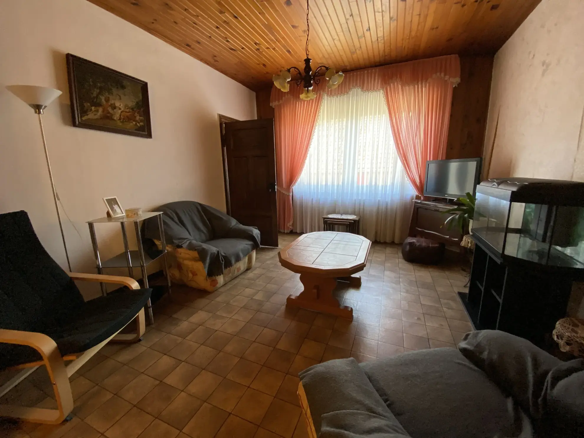 Maison de village à vendre à Creutzwald de 174 m² avec dépendances et grand terrain 