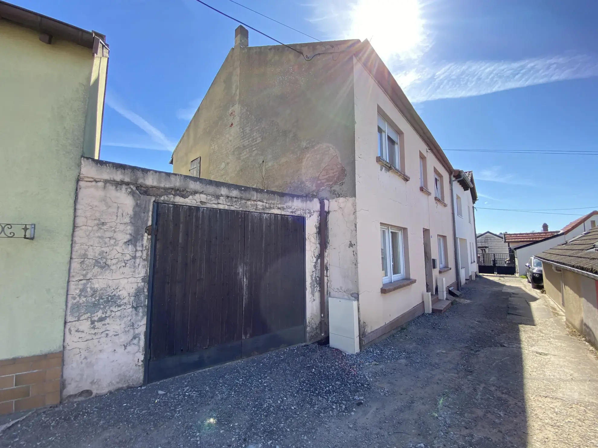 Maison de village à vendre à Creutzwald de 174 m² avec dépendances et grand terrain 