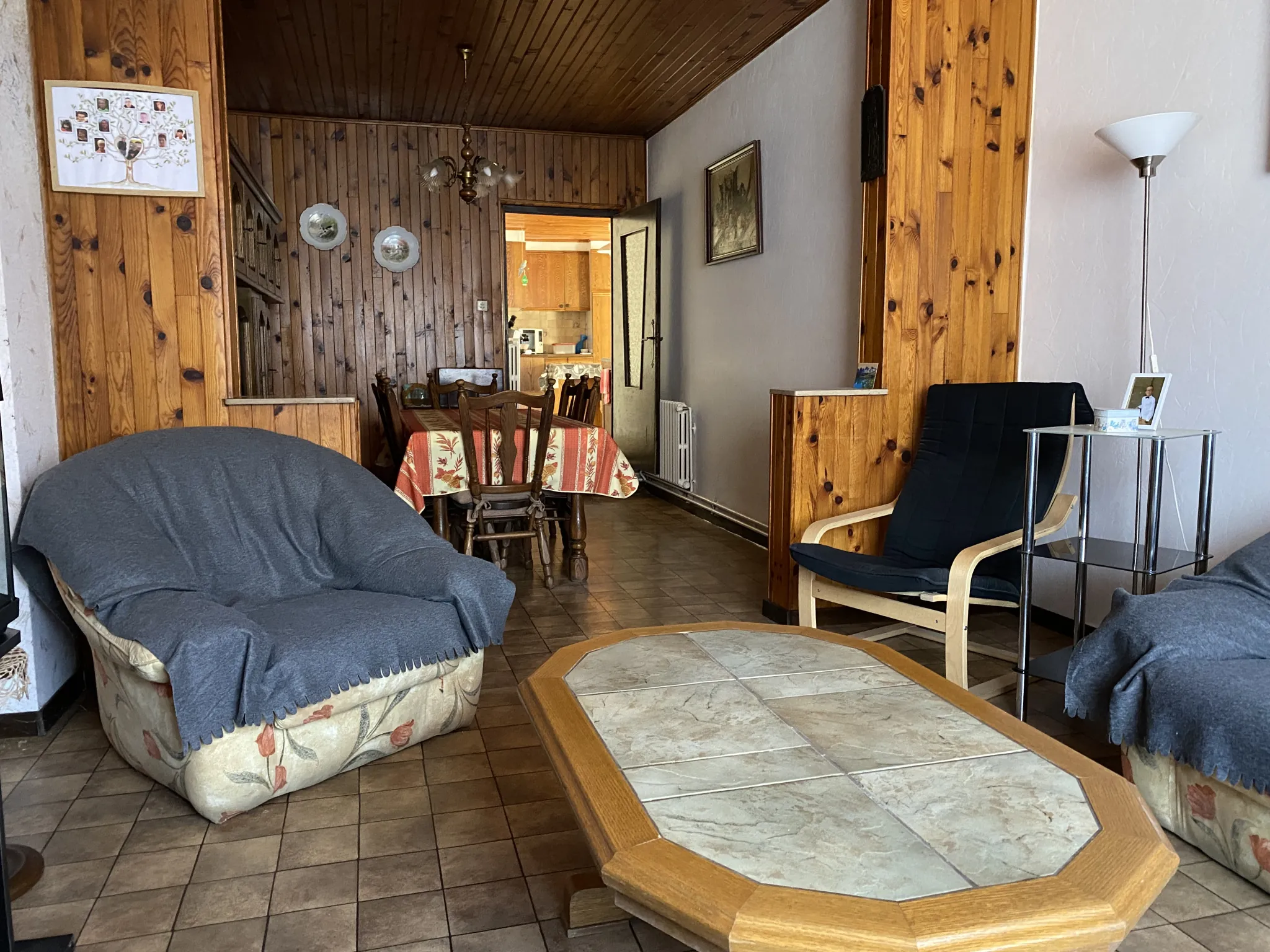 Maison de village à vendre à Creutzwald de 174 m² avec dépendances et grand terrain 