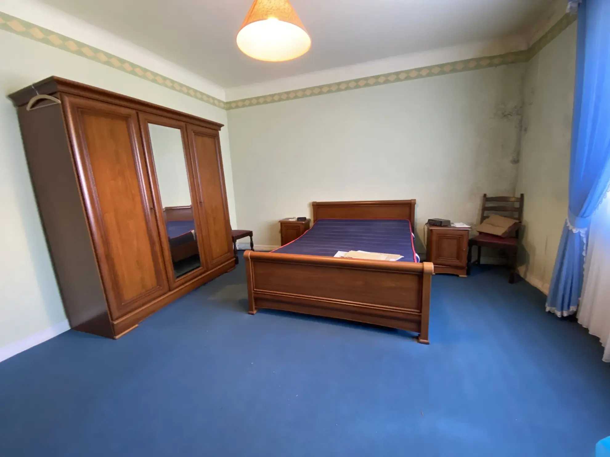 Maison de village à vendre à Creutzwald de 174 m² avec dépendances et grand terrain 