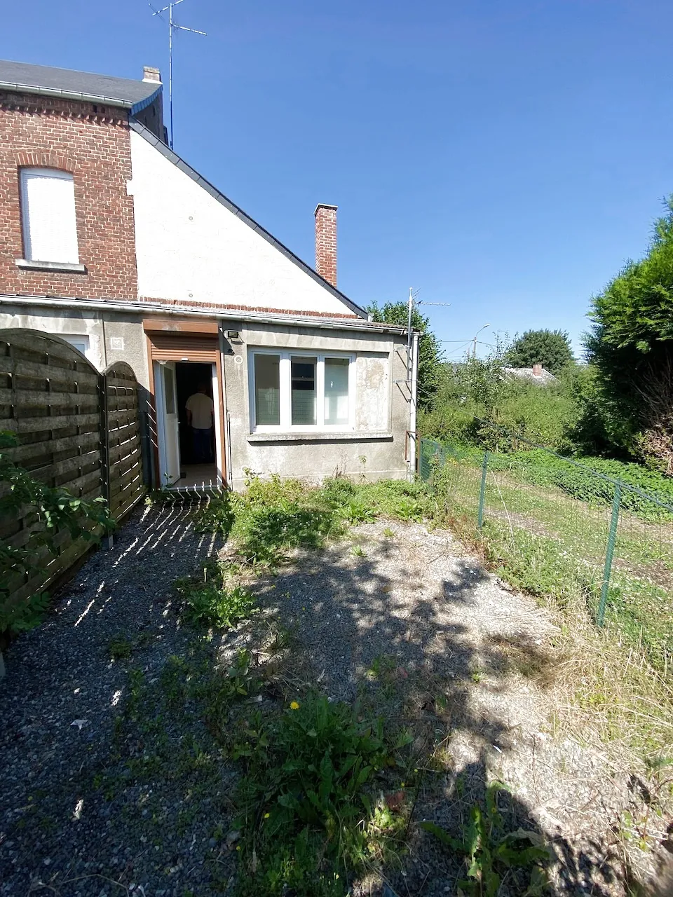 Maison à Sars Poteries de 75 m² avec jardin, idéale pour investisseur ou couple 