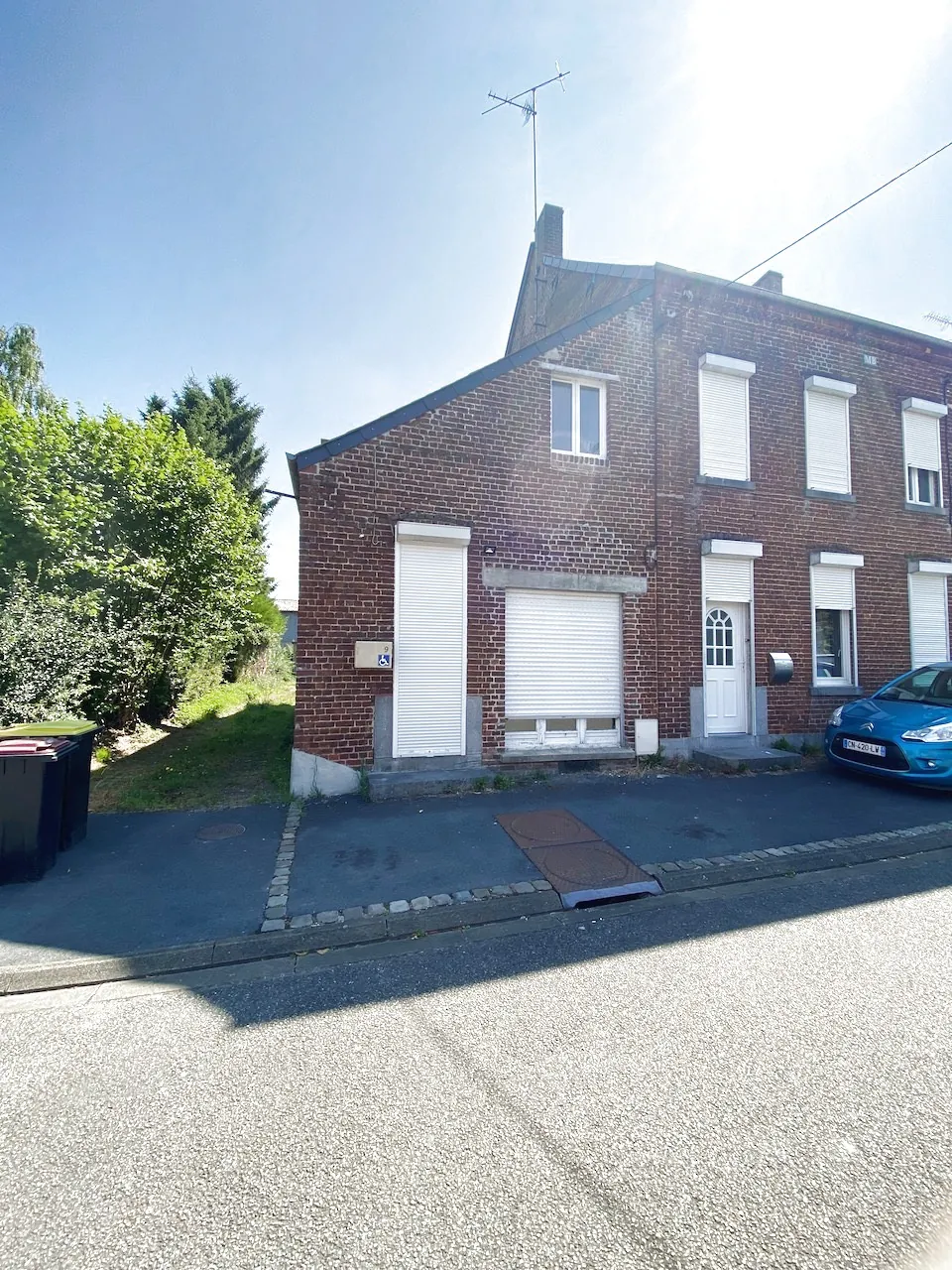 Maison à Sars Poteries de 75 m² avec jardin, idéale pour investisseur ou couple