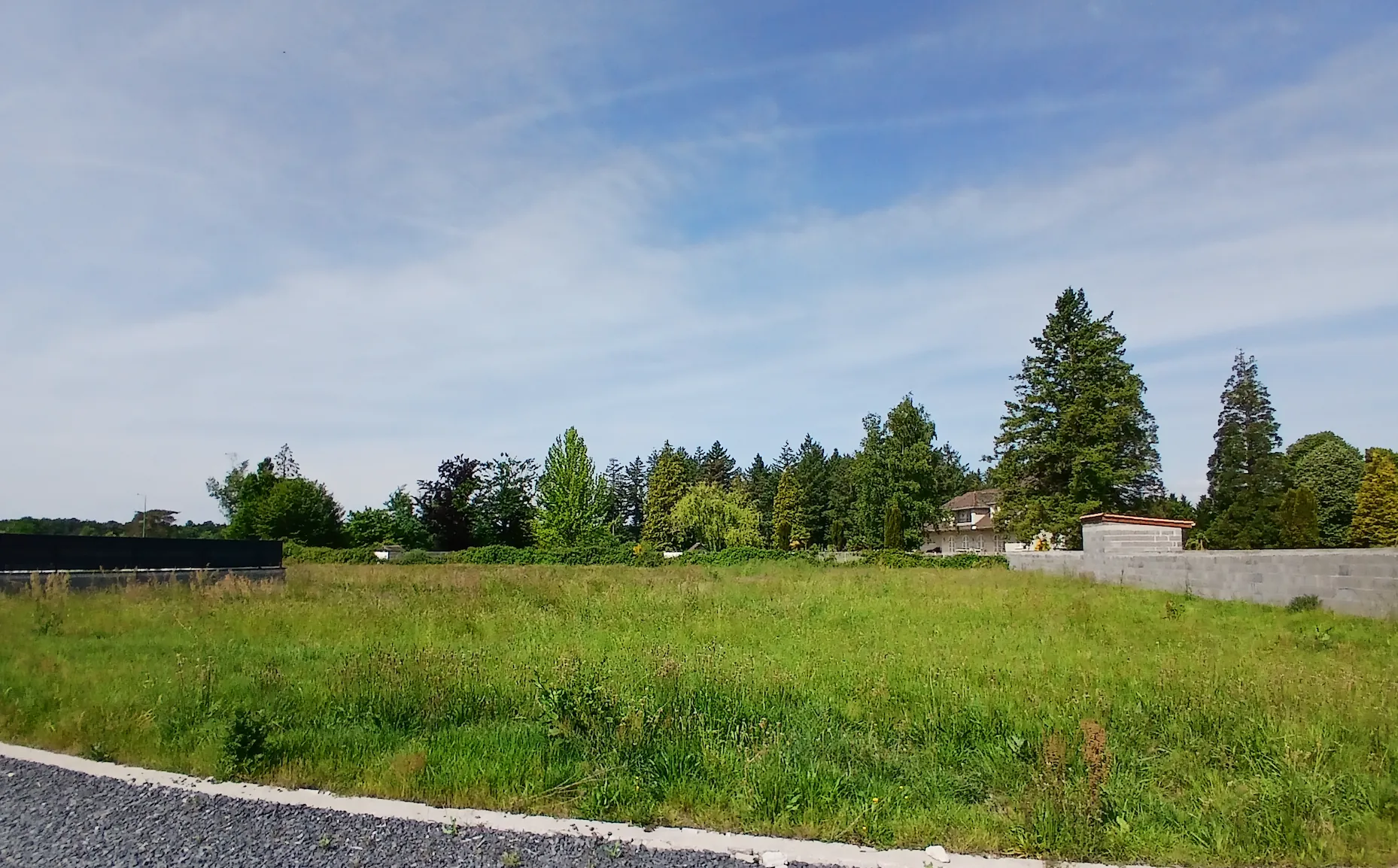 Terrain à bâtir viabilisé de 1859 m² à Orléat – Construction de villa neuve 