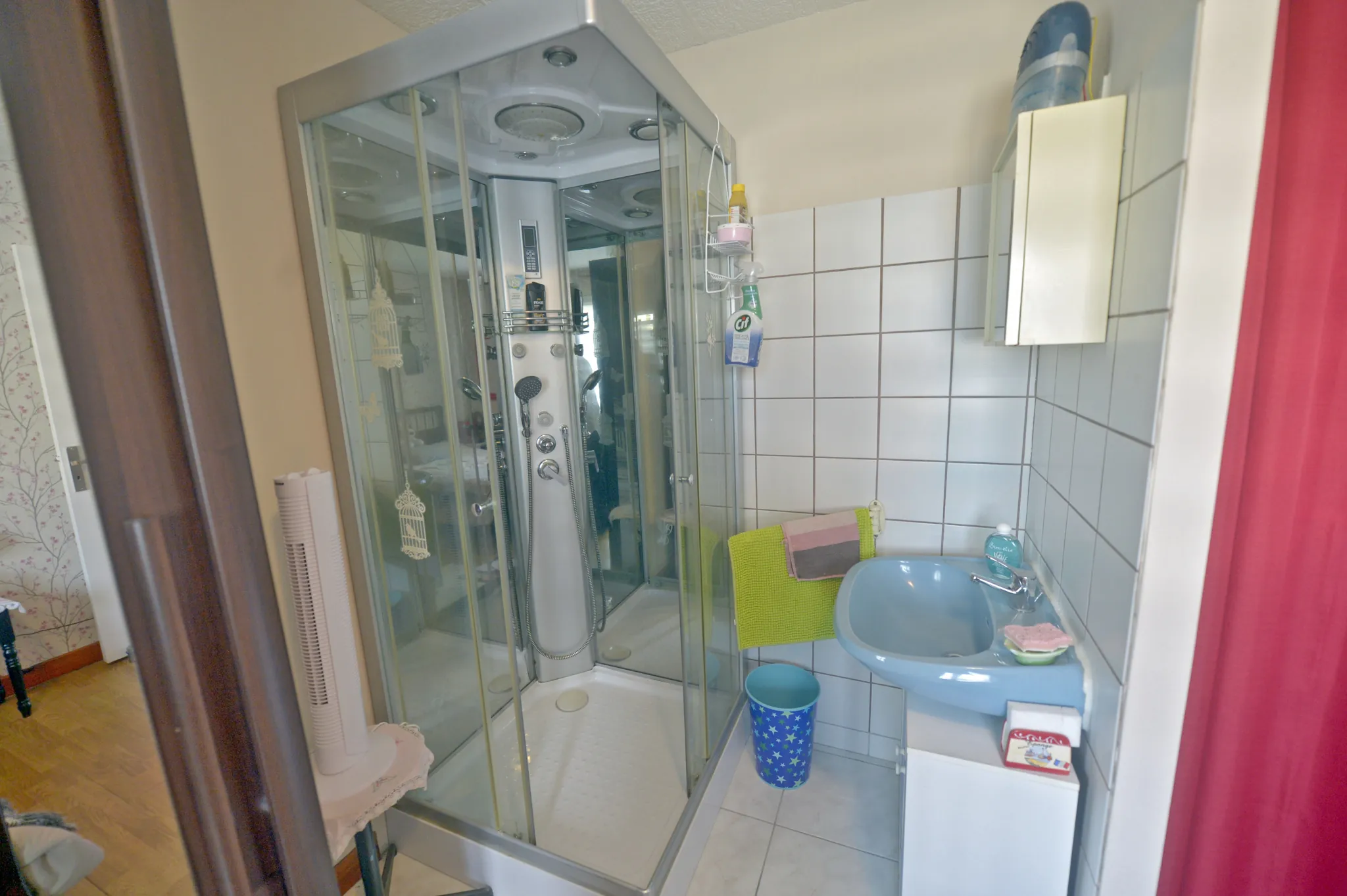 Belle maison avec piscine, jardin et équipements modernes à Cozes 