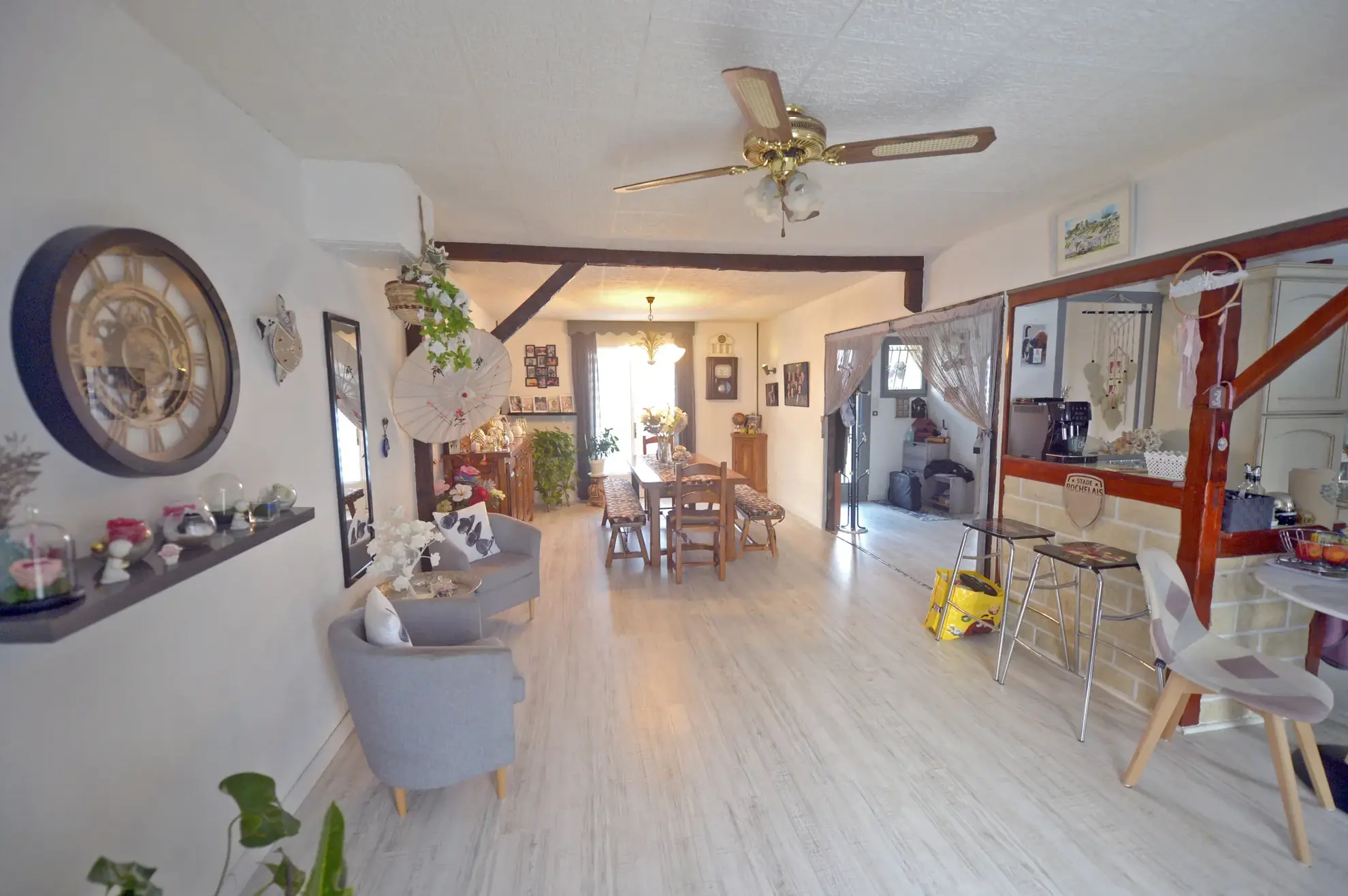 Belle maison avec piscine, jardin et équipements modernes à Cozes 