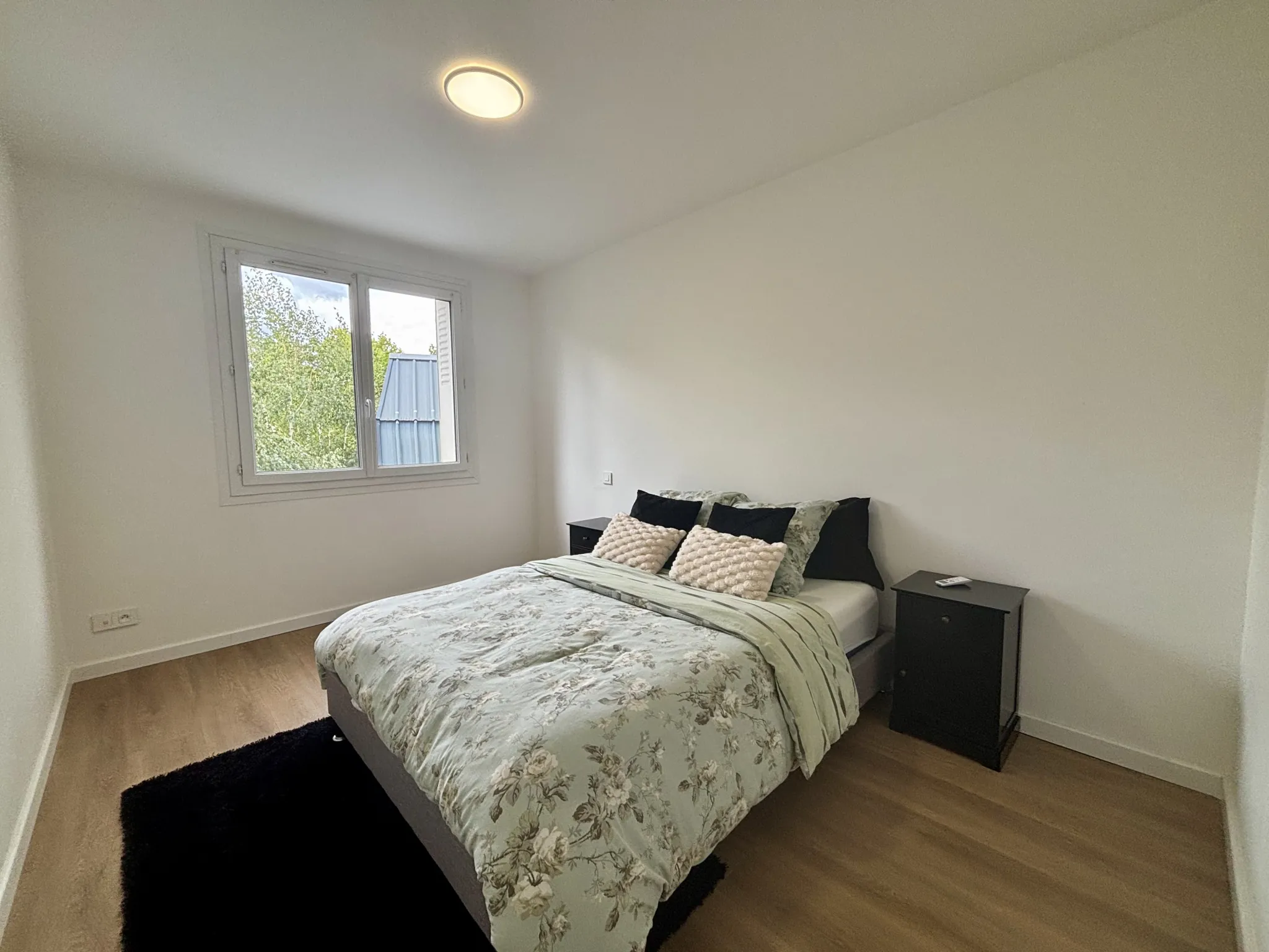 Appartement T4 rénové avec terrasse et parking au cœur de Brive 