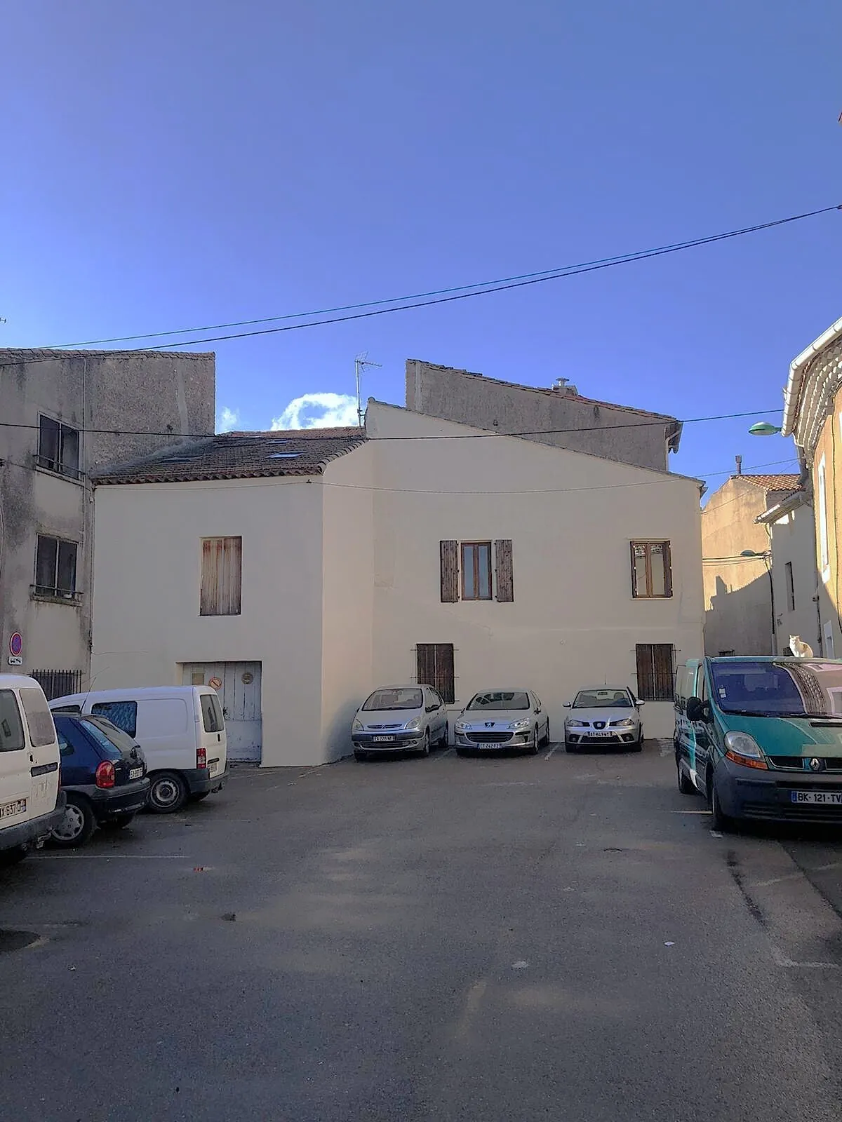 Immeuble de rapport avec 7 appartements rénovés à Lézignan-Corbières, garage privé