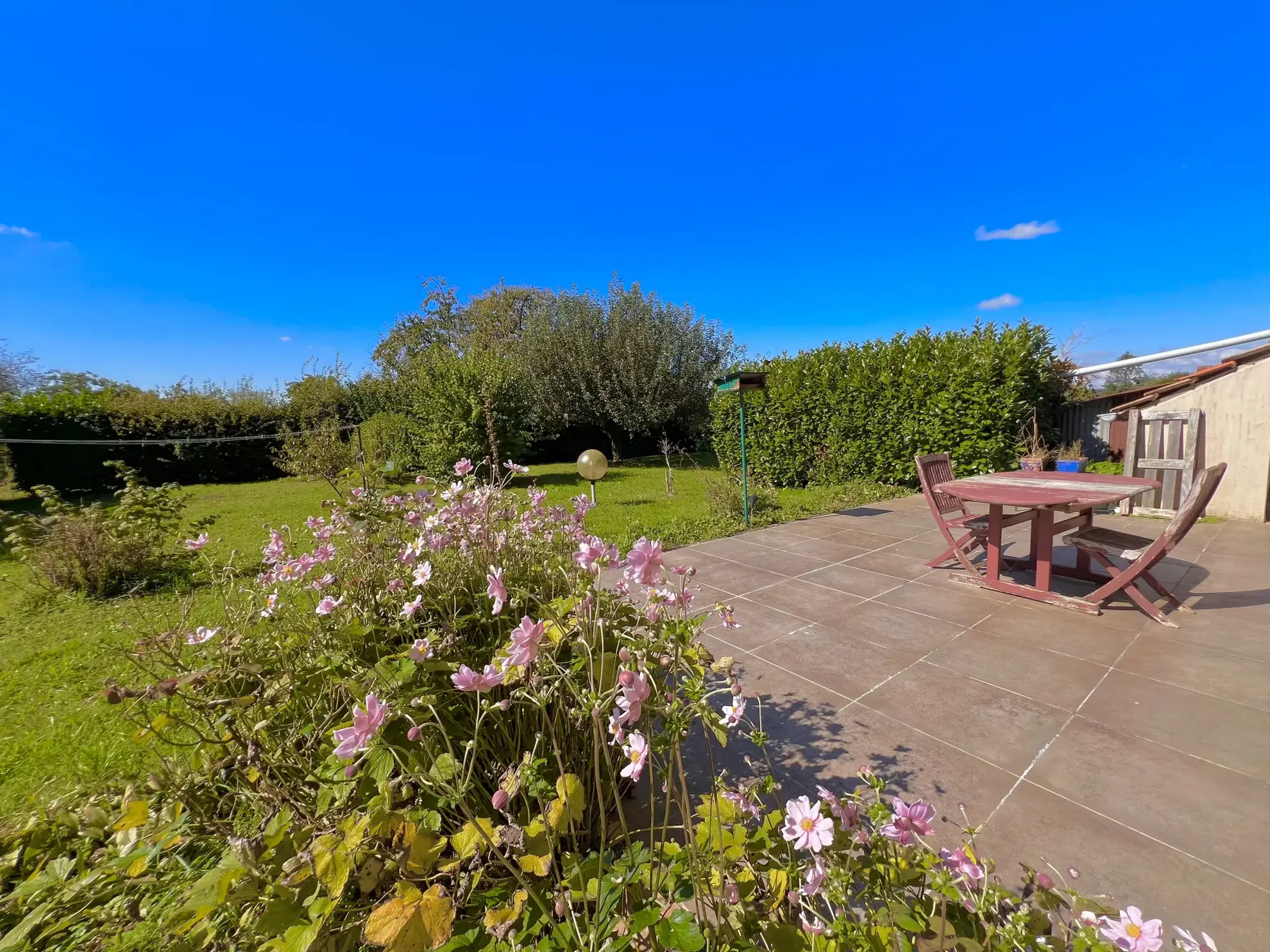 Maison en pierre de 220 m² avec terrasse et garage à Mercey le Grand 