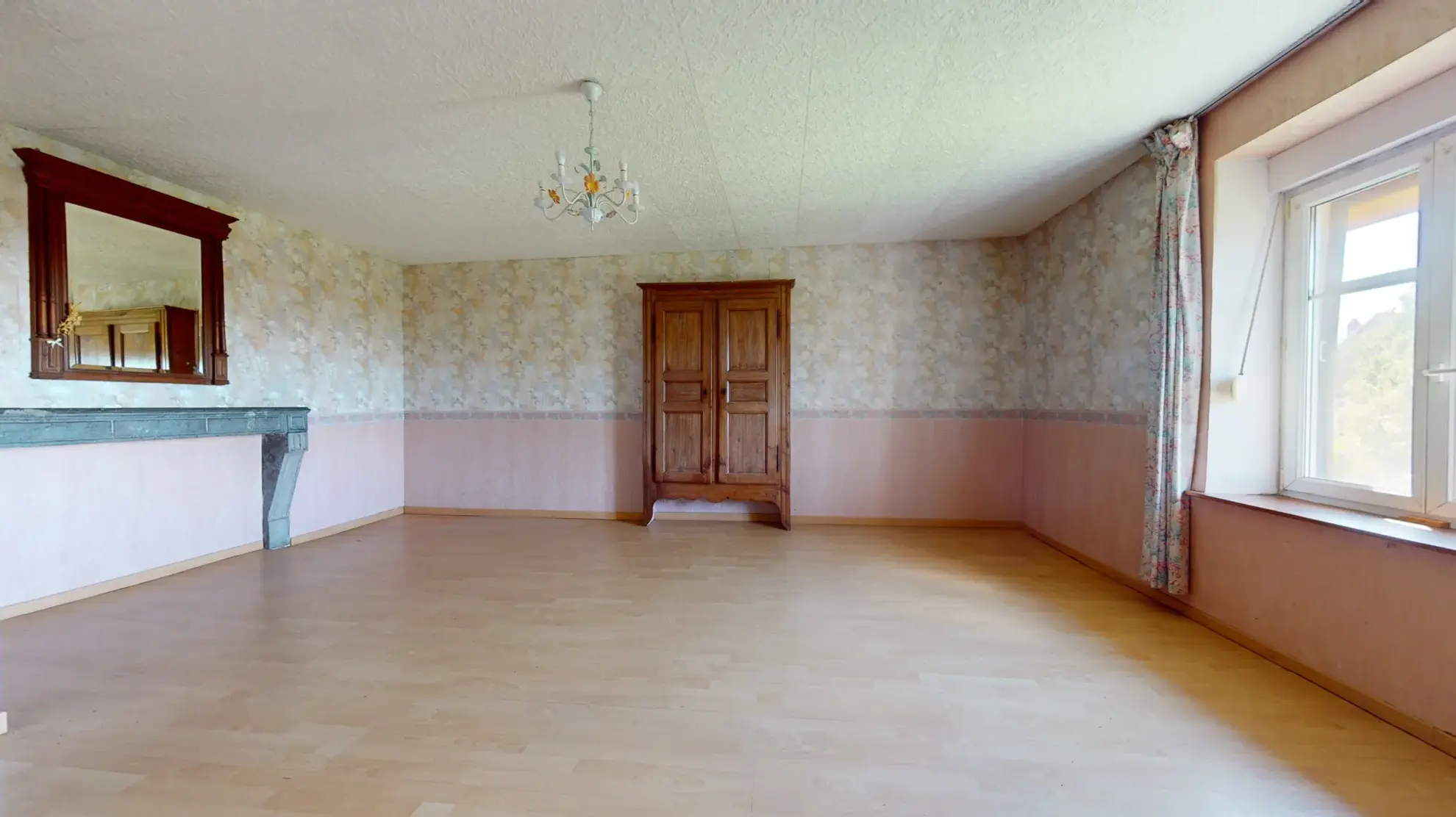 Maison en pierre de 220 m² avec terrasse et garage à Mercey le Grand 